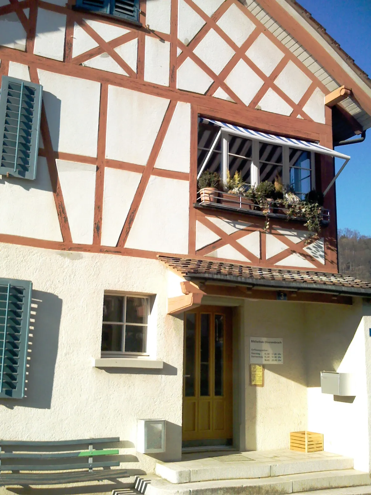 Photo showing: Oberembrach communal library - Komunumbiblioteko Oberembrach