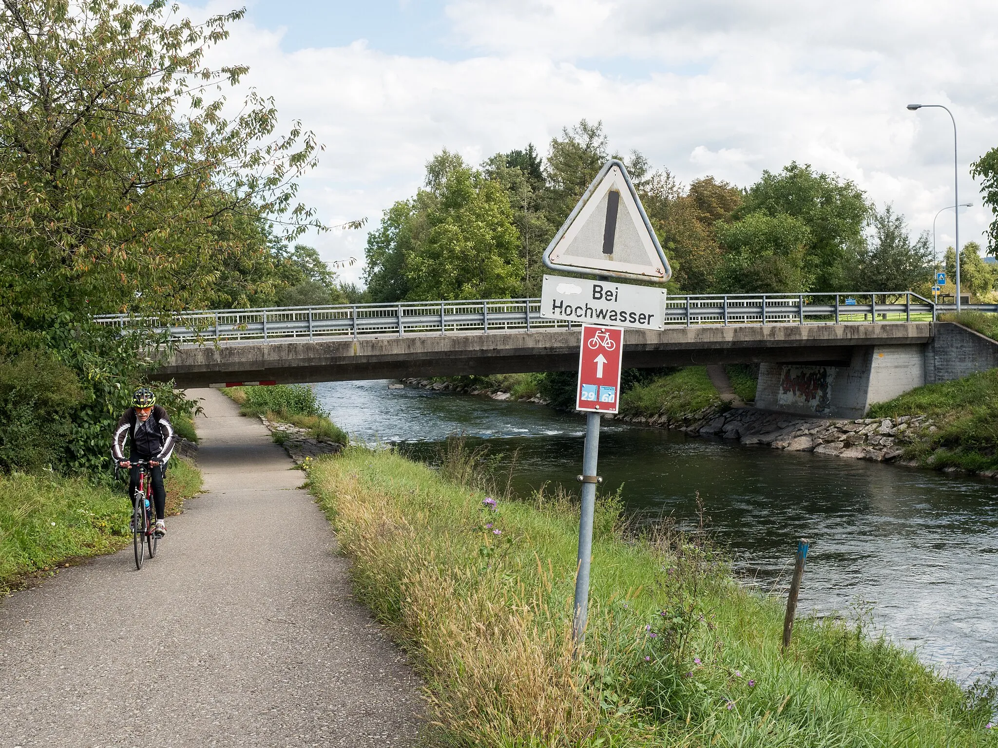 Photo showing: Wehntalerstrasse Bridge over the Glatt River, Oberhoeri, Canton of Zurich, Switzerland