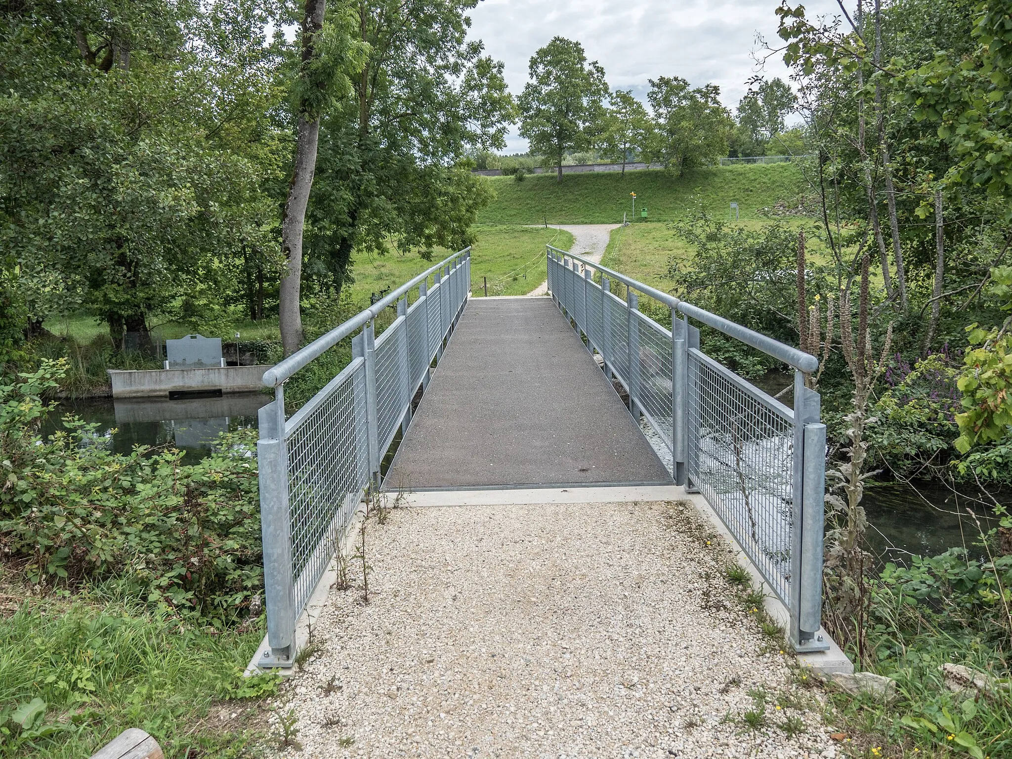 Photo showing: Pedestrian Bridge over the Aabach Stream, Lenzburg, Canton of Aargau, Switzerland