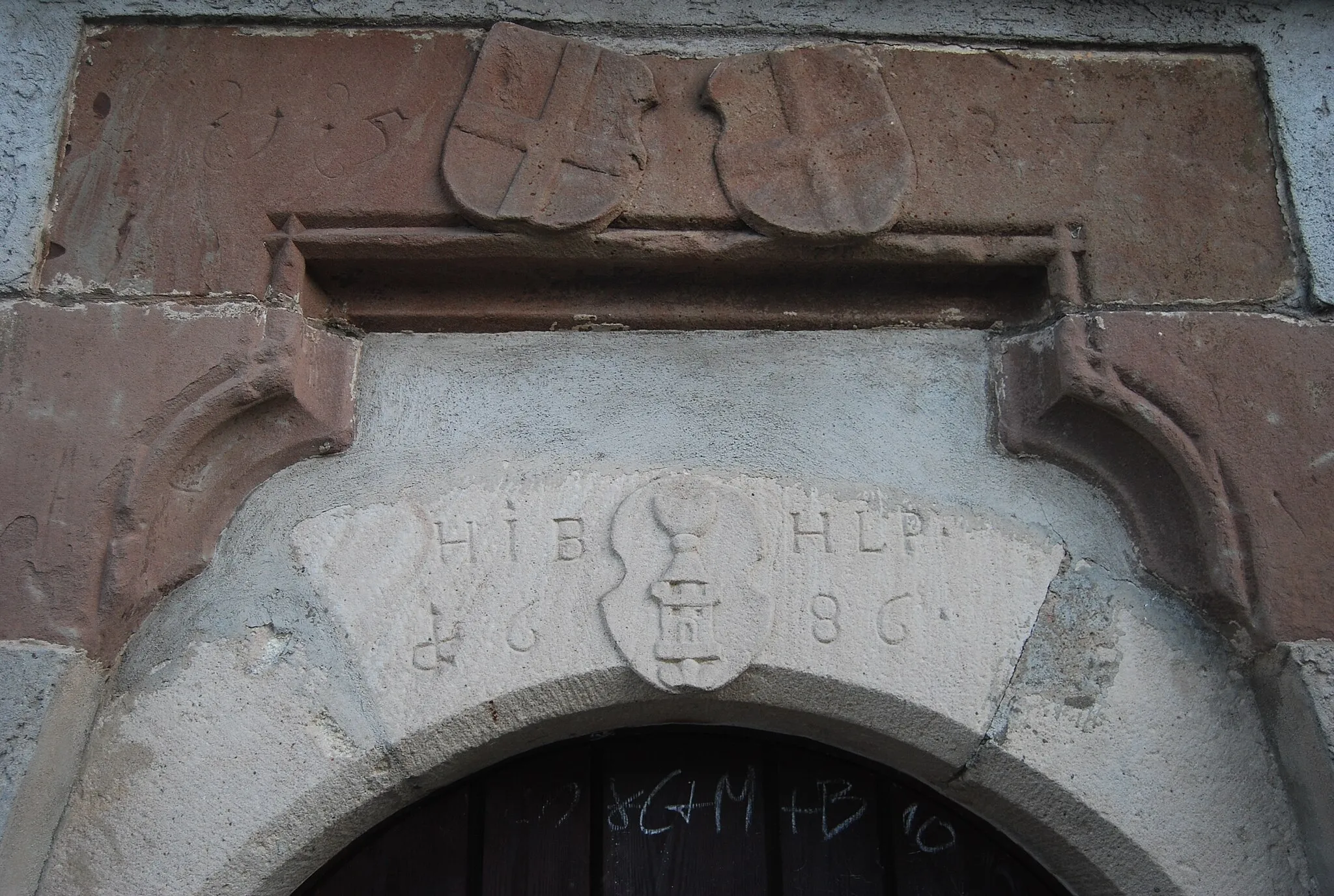 Photo showing: Torborgen des alten Pfarrhauses in Birndorf mit Wappen des Deutschen Ritterordens