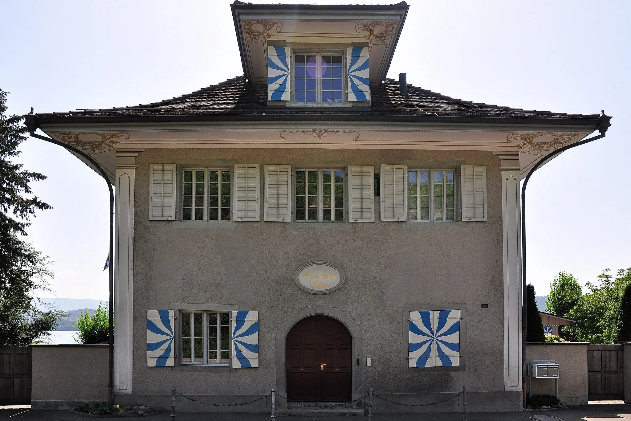 Photo showing: Landsitz Seehalde mit ehemaligem Lehenhaus, Seestrasse 444 in Meilen (Switzerland)