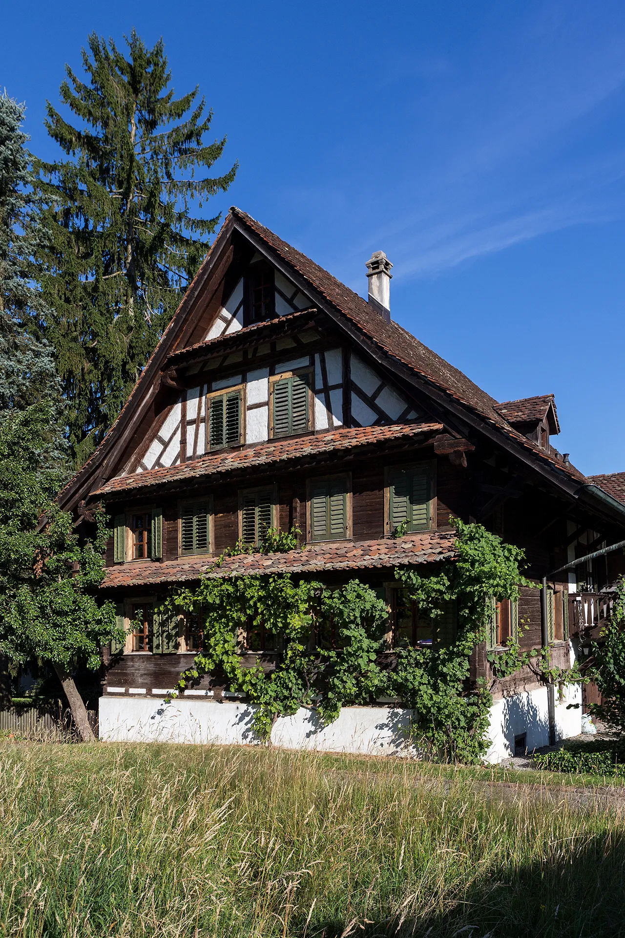 Photo showing: Alter Fachwerkbau / Blockbau in Neuheim (ZG)