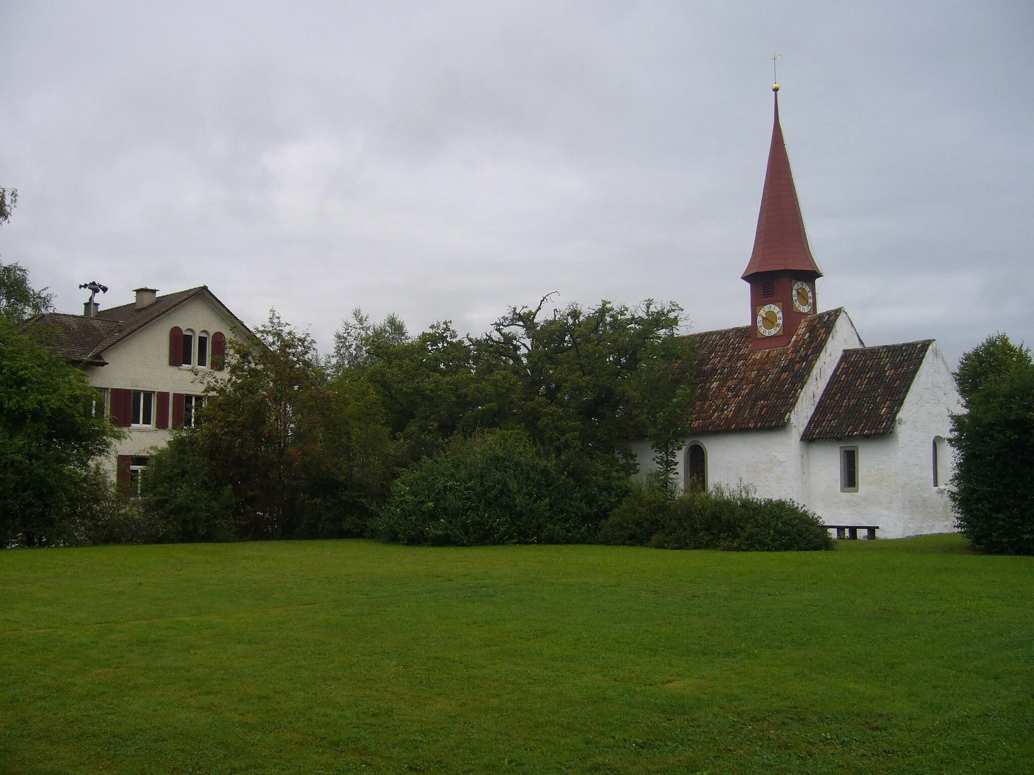 Photo showing: Schulhaus Breite und St. Oswalds-Capelle.