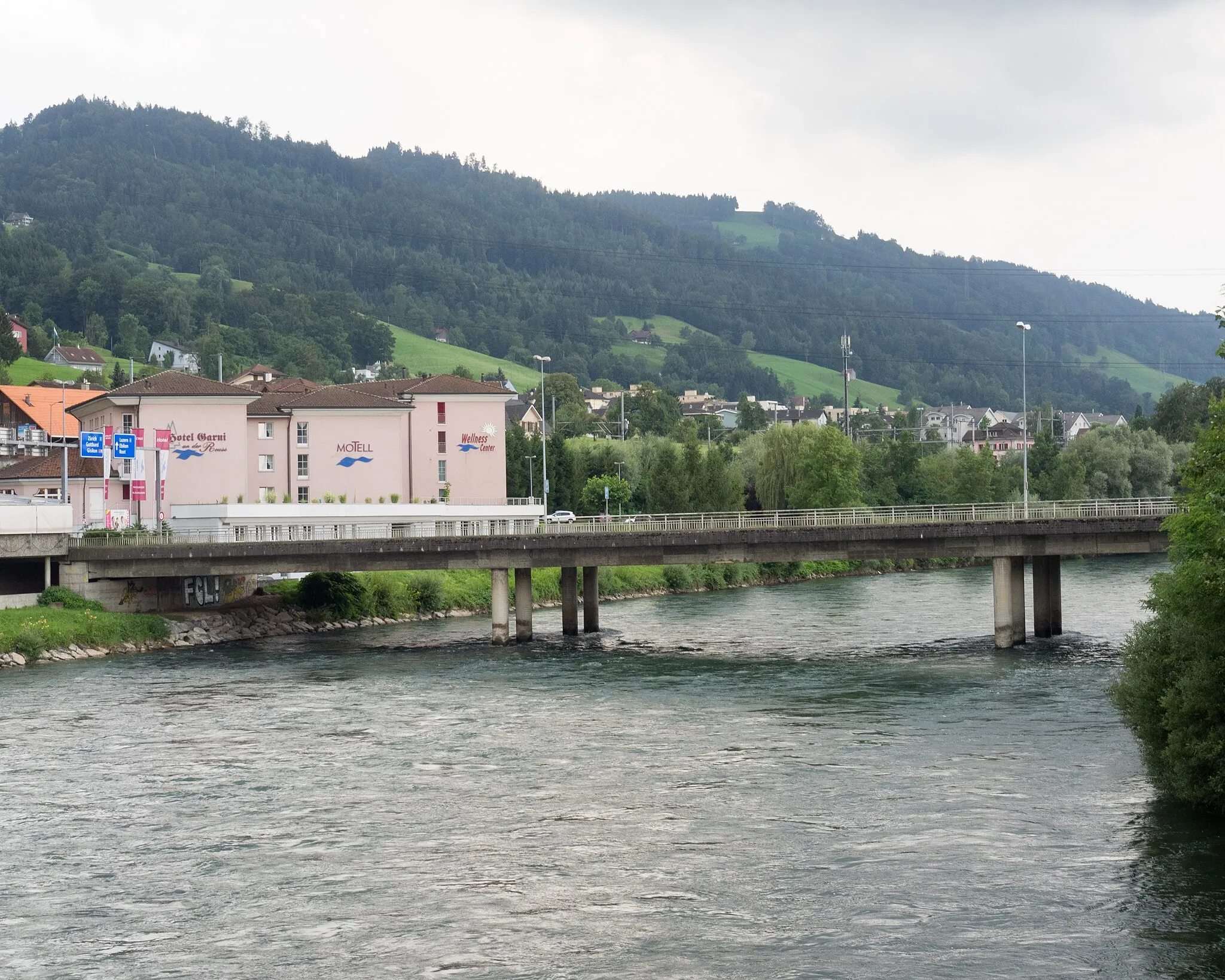 Photo showing: Mainroad Bridge over the Reuss River, Inwil-Gisikon, Canton Lucerne, Switzerland