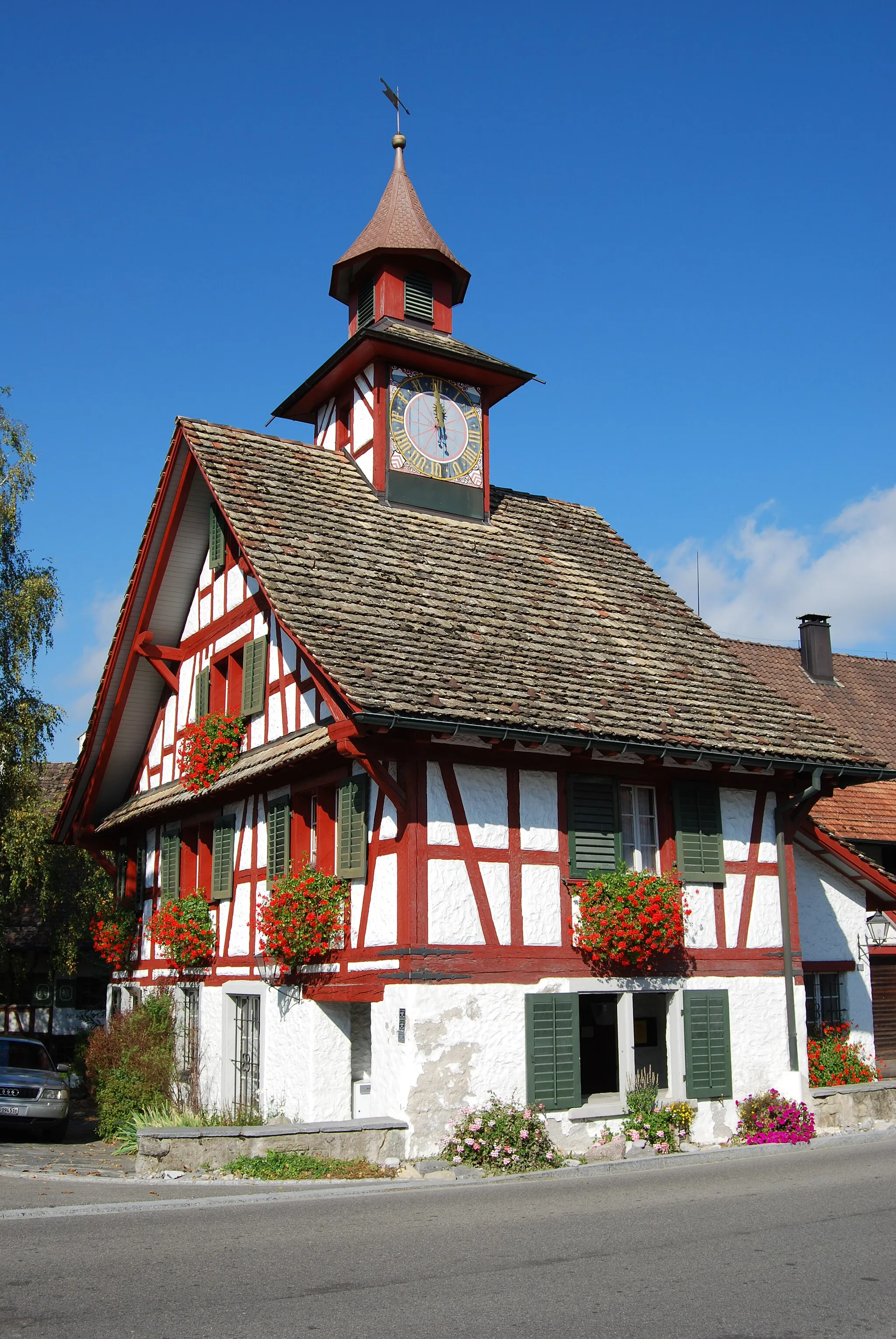 Photo showing: Tower house at Aesch, canton of Zürich, Switzerland