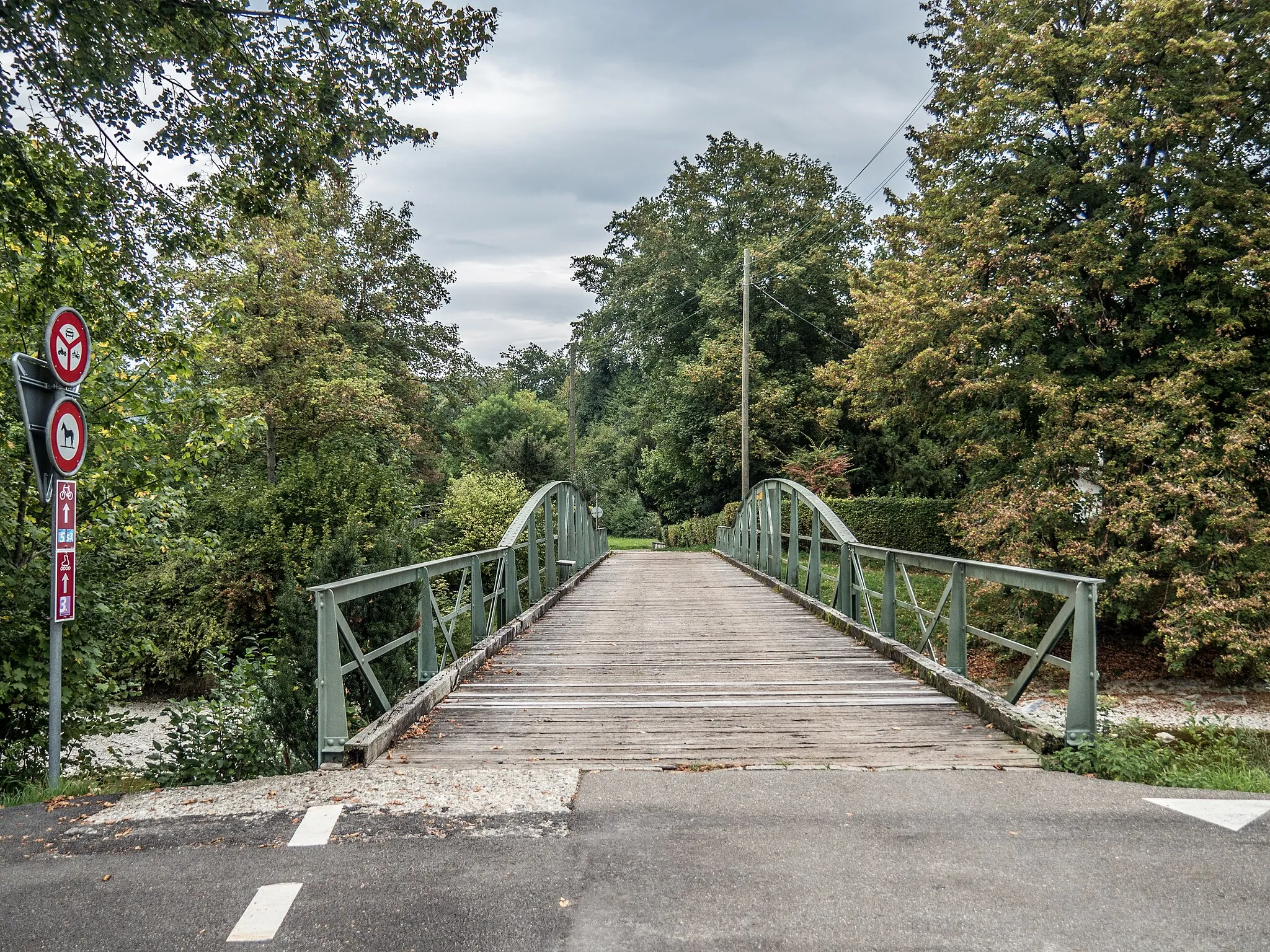 Photo showing: Rämismühle Road Bridge over the Töss River, Zell, Canton of Zurich, Switzerland