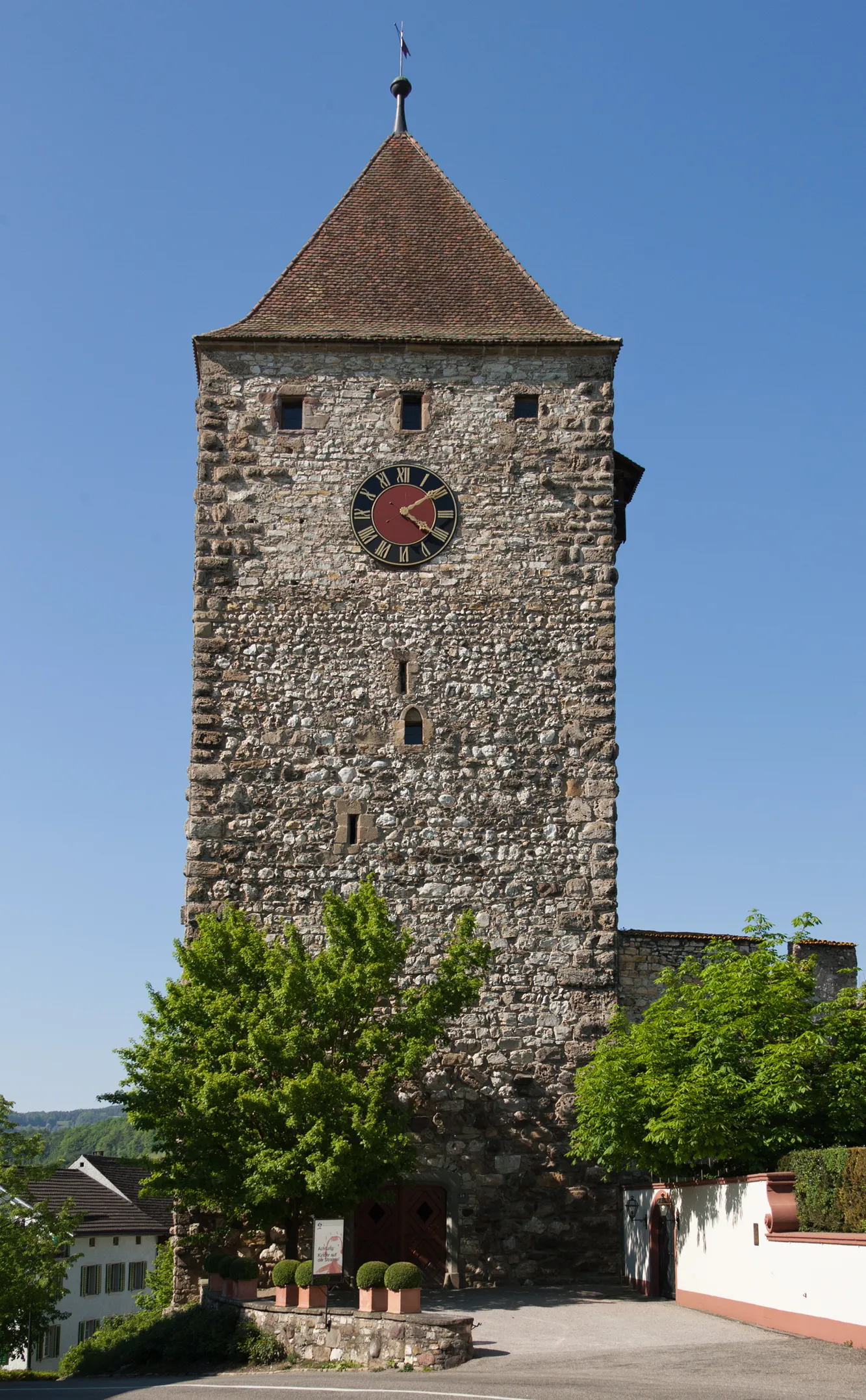 Photo showing: Oberer Turm in Kaiserstuhl