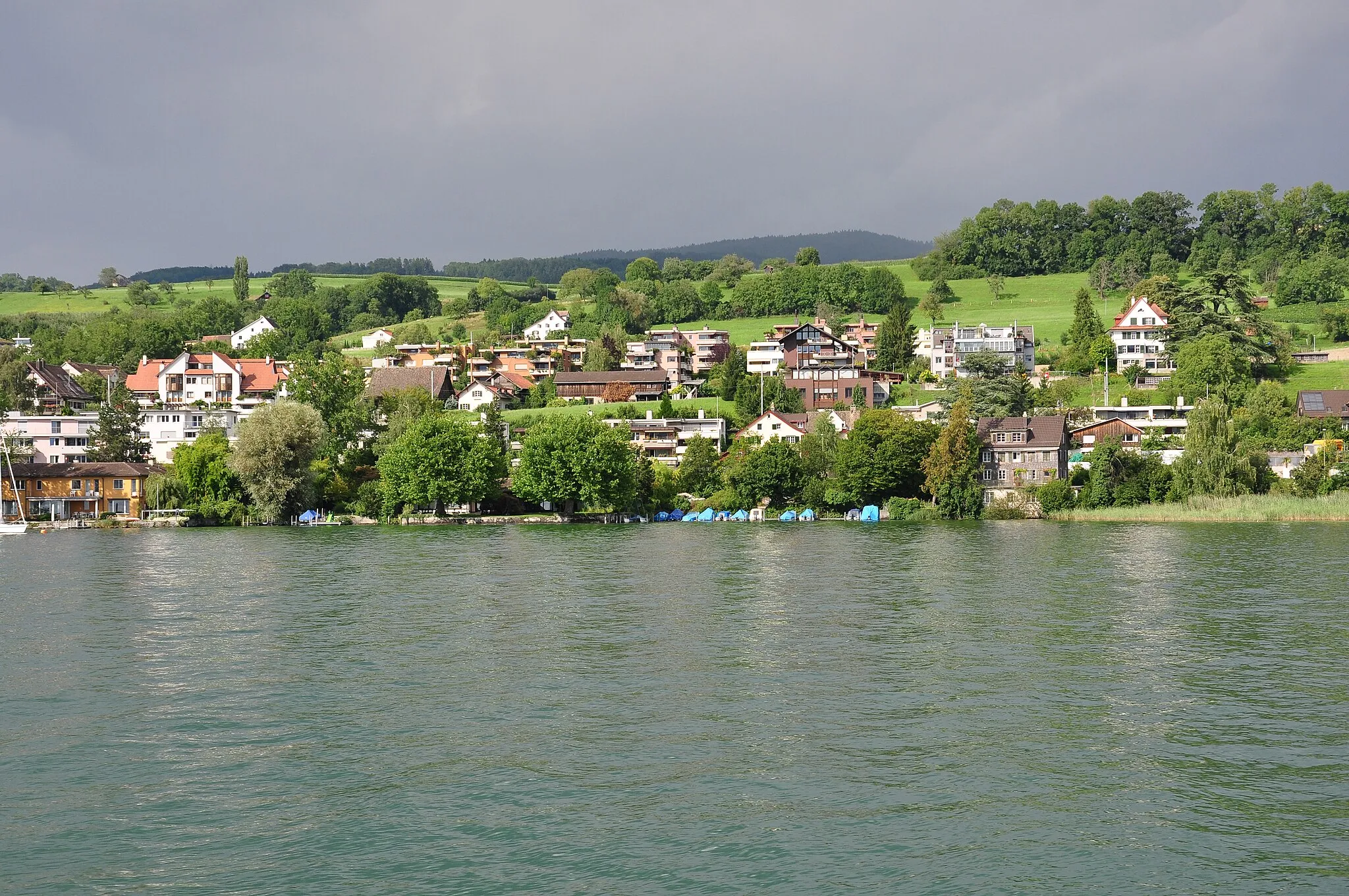 Photo showing: Feldmeilen (Switzerland) as seen from ZSG motorship Limmat