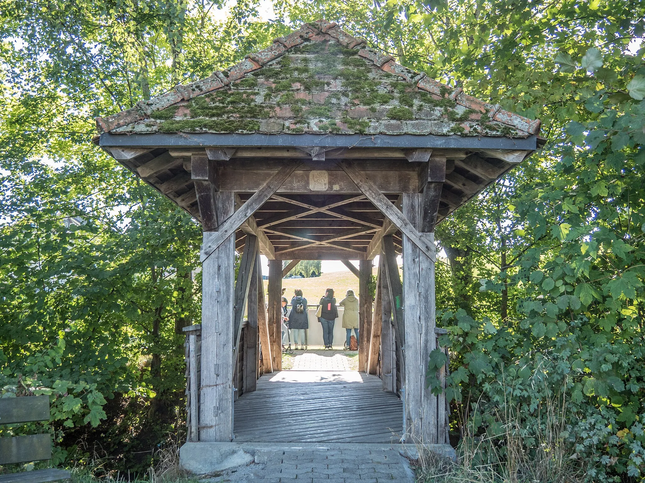 Photo showing: Covered Wooden Bridge over Altbach Tributary, Kirchberg, Canton of St. Gallen, Switzerland