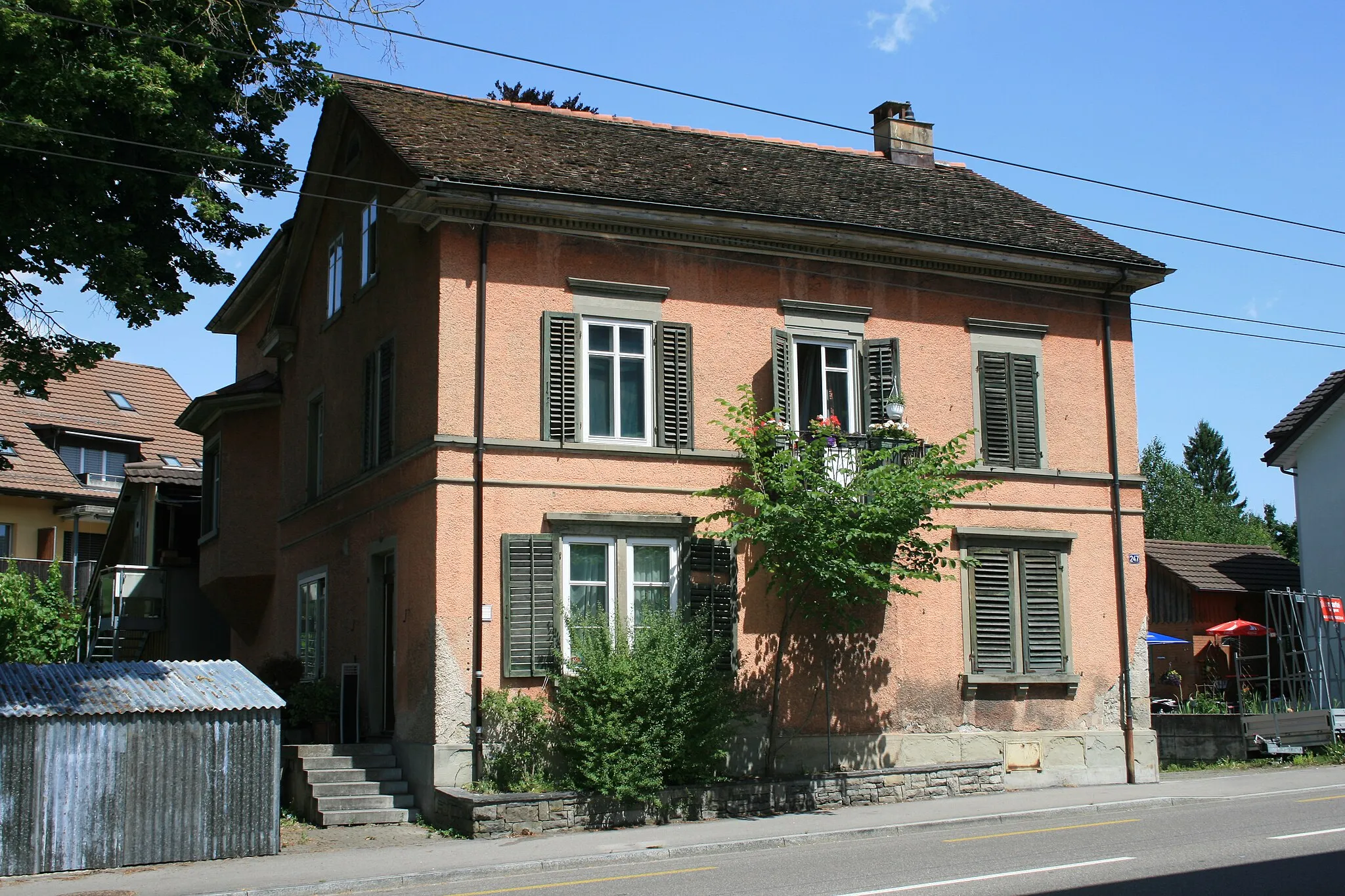 Photo showing: Doktorhaus, Tösstalstrasse 247 (Kommunales Schutzobjekt der Stadt Winterthur)
