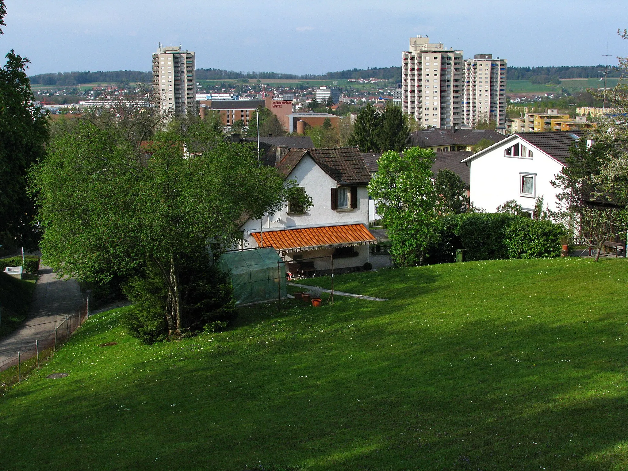 Photo showing: Regensdorf (ZH) as seen from Engstringerweg nearby Gubrist