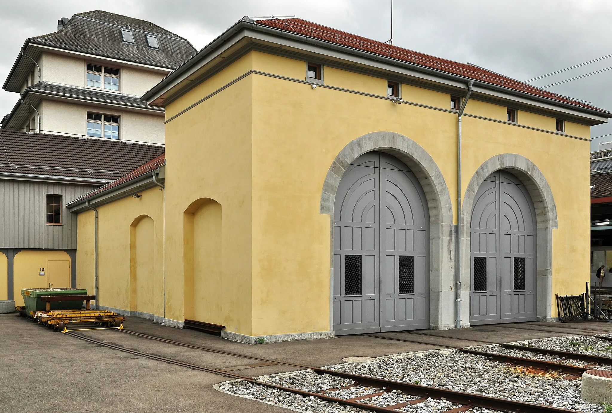 Photo showing: Bahnhof mit zwei Lok-Remisen in Uster (Switzerland)