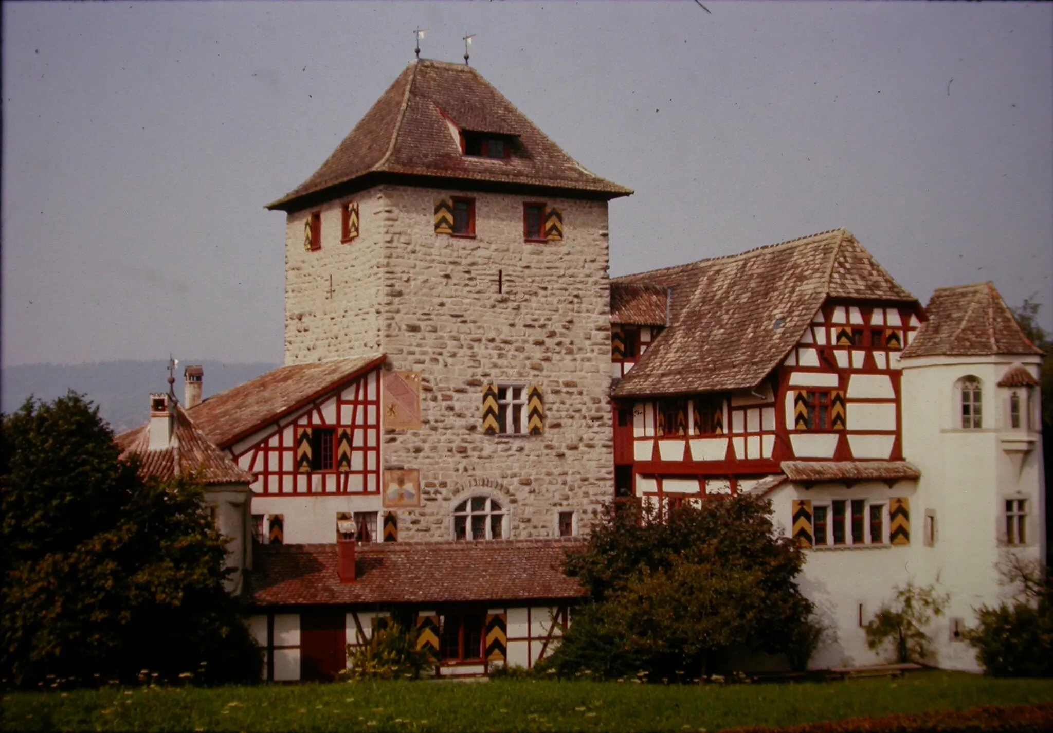 Photo showing: 1975 Schloss Hegi