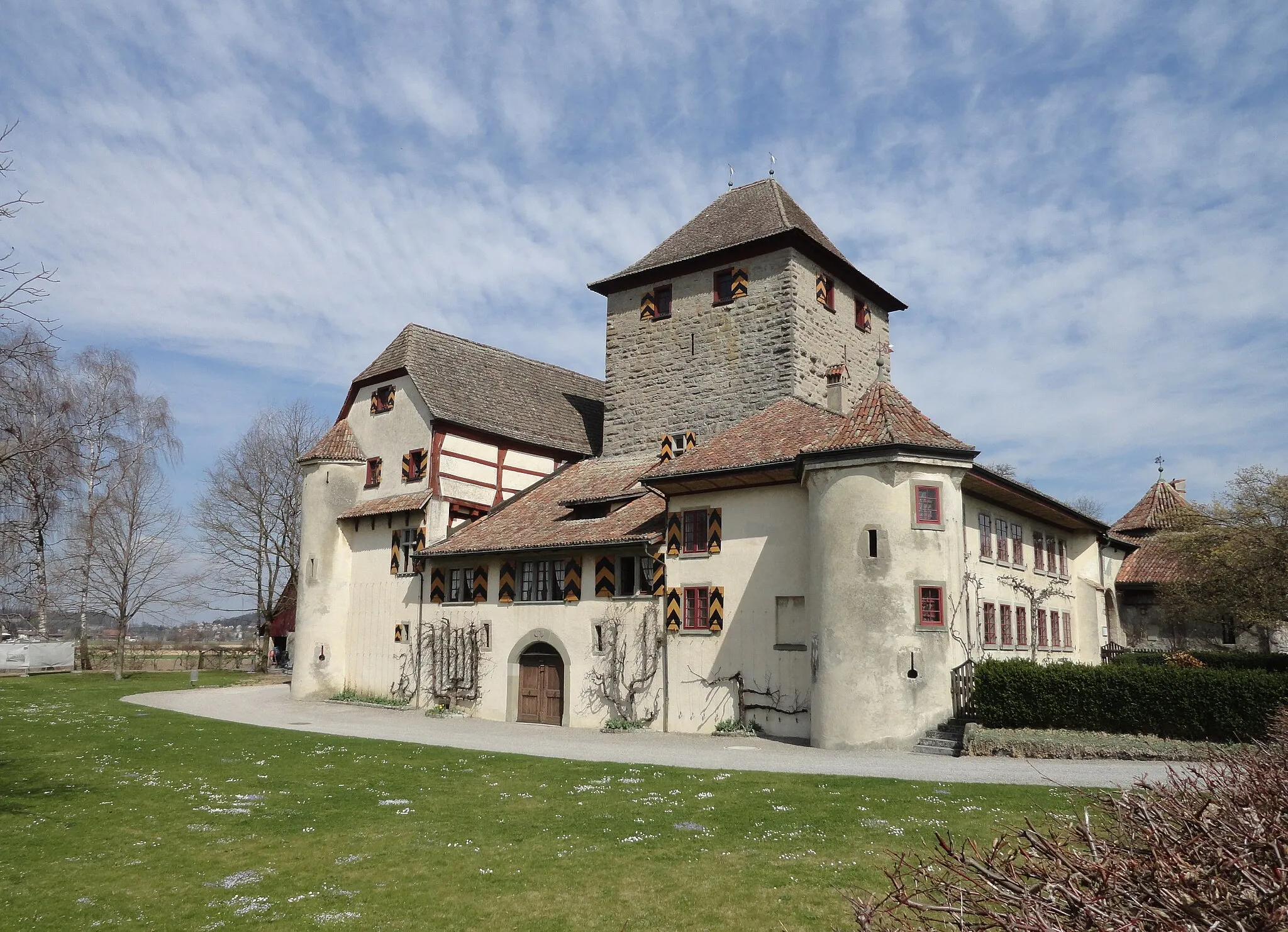 Photo showing: de:Schloss Hegi

Westseite