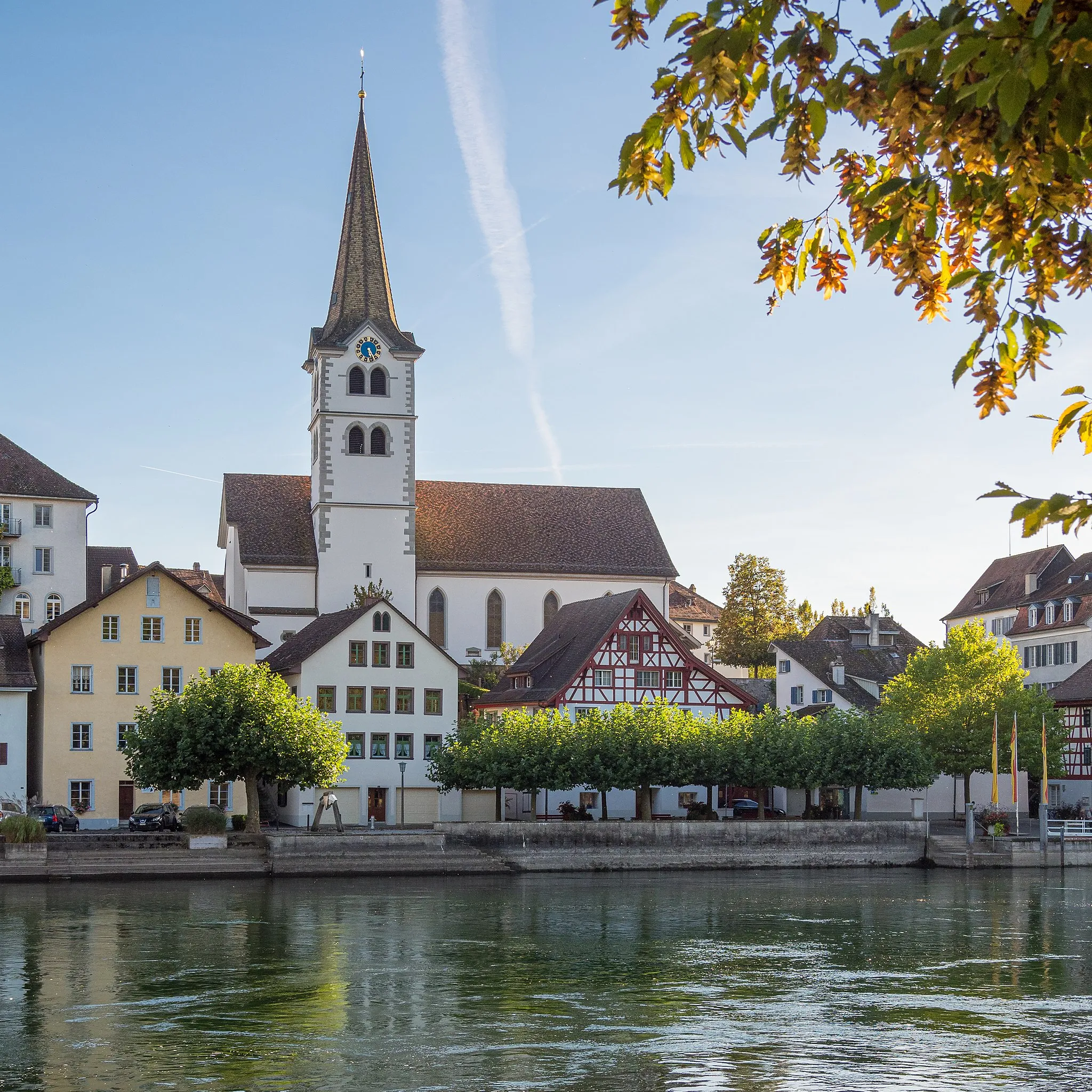 Photo showing: Diessenhofen TG: Rheinpartie mit der Ev. Kirche St. Dionys