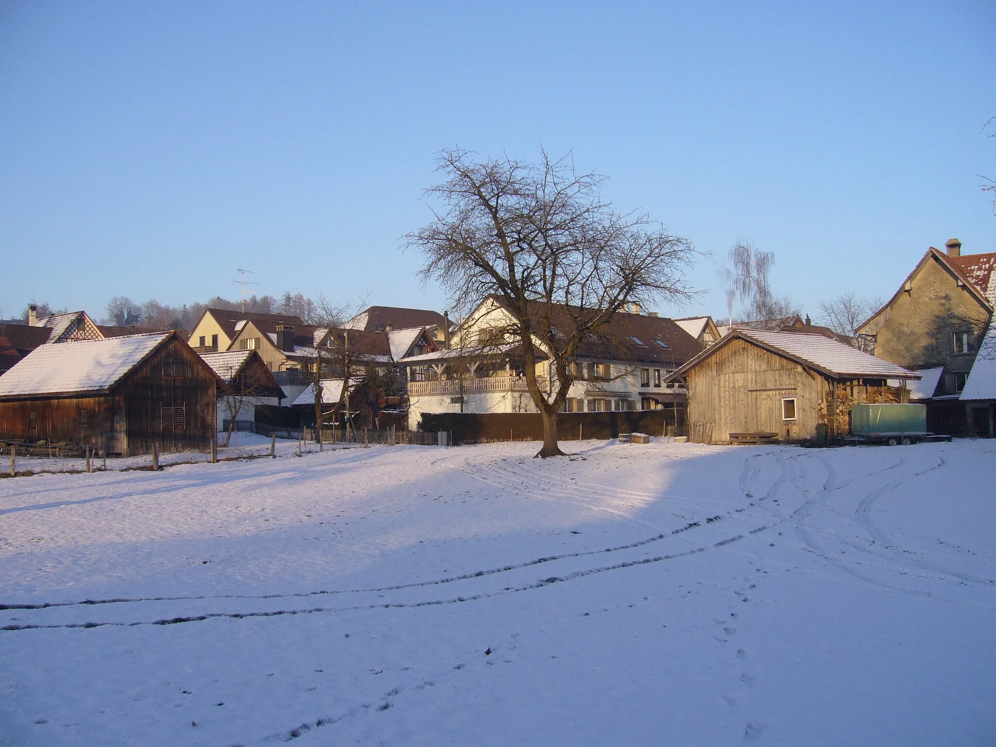 Photo showing: Blick von der Hauptstraße zur Dorfmitte von Thundorf hin.