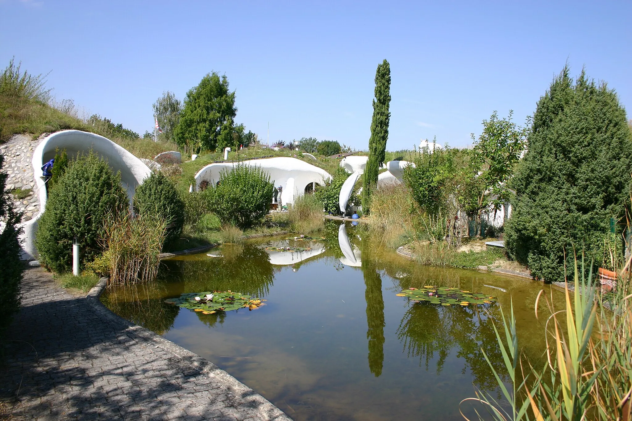 Photo showing: Earth house estate in Dietikon, Switzerland, built by Peter Vetsch