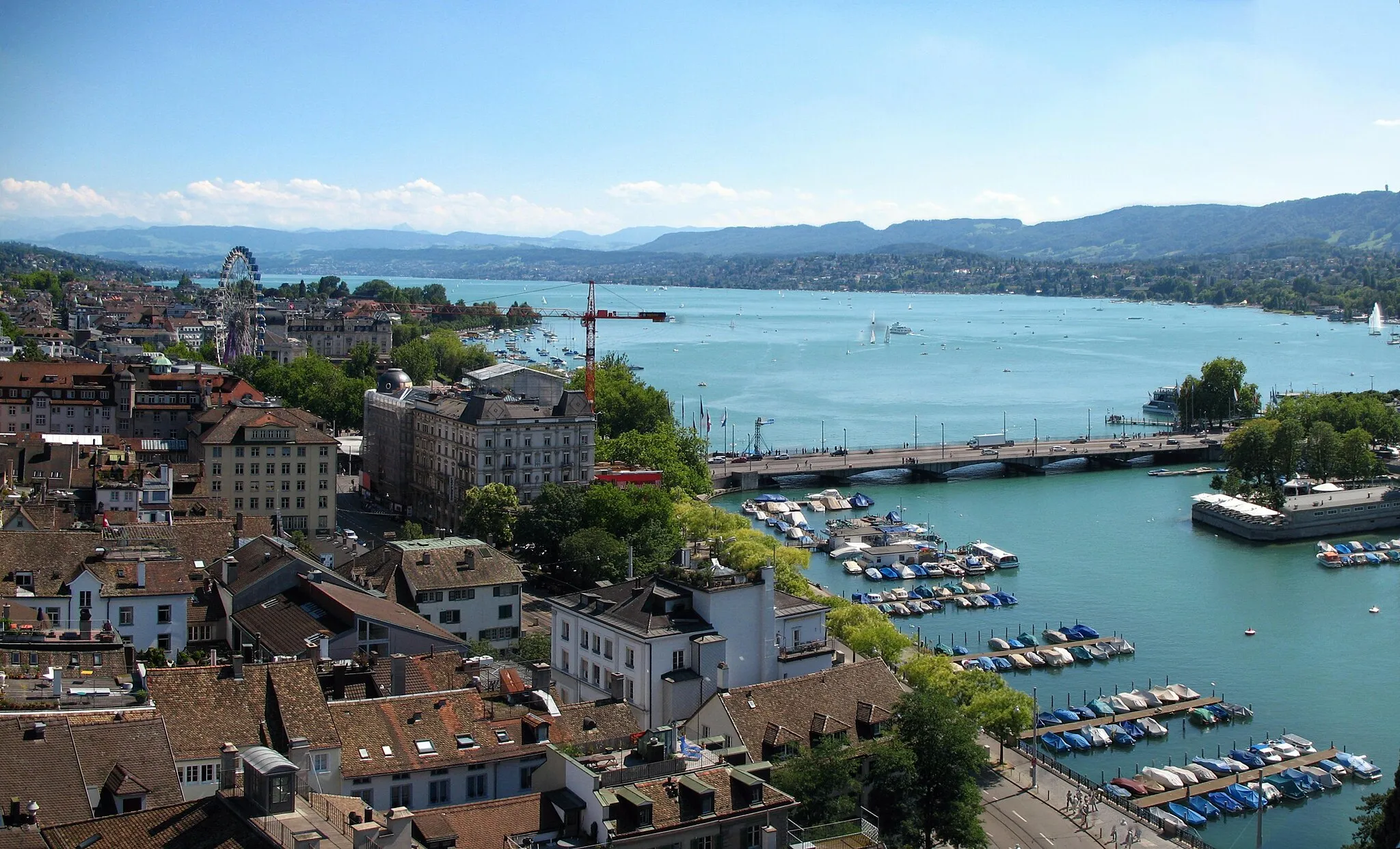 Photo showing: View from Grossmünster, Zürich, Switzerland