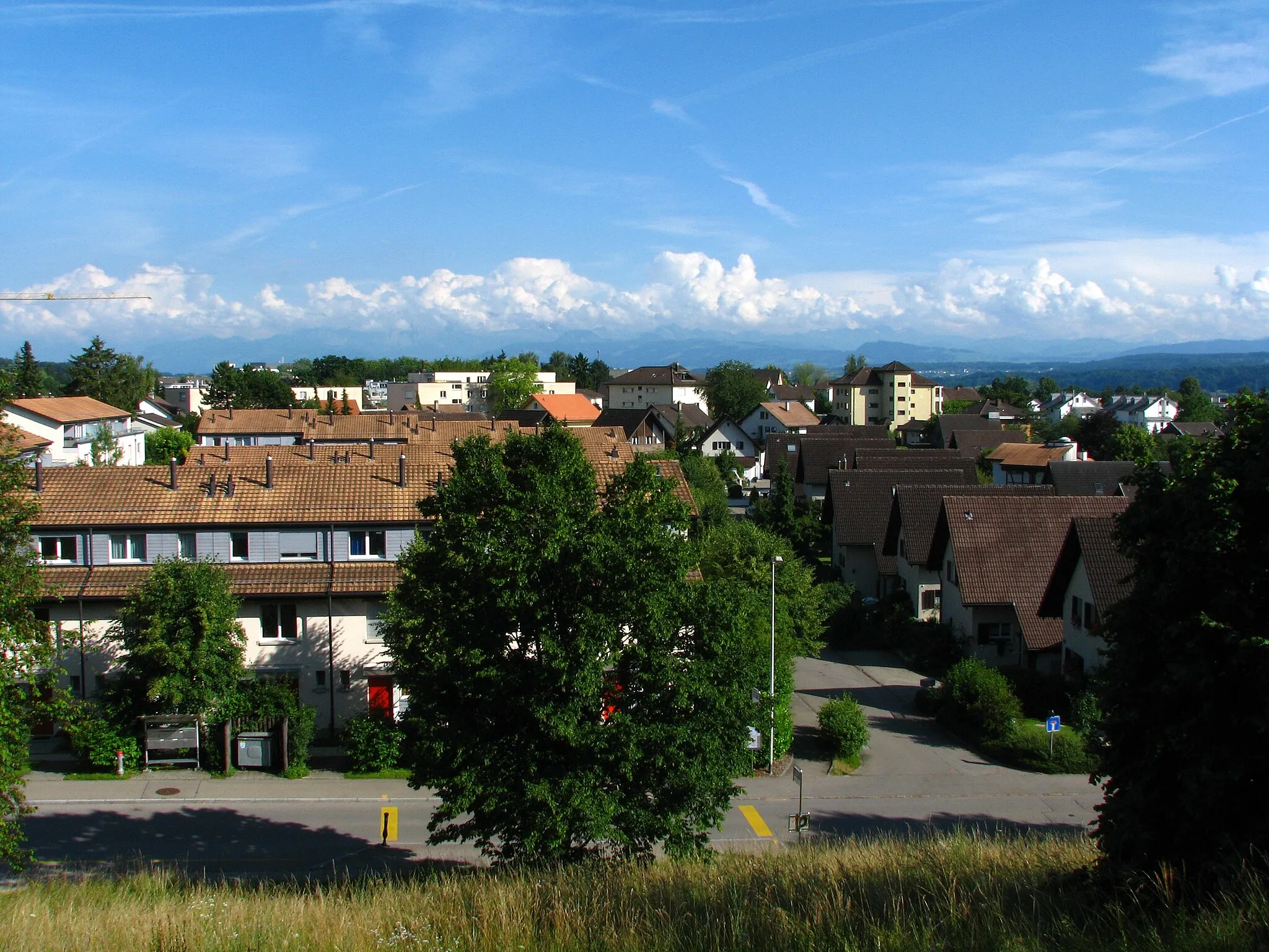 Photo showing: Uster : Wil (to the left) and Niederuster as seen from Wildsbergstrasse