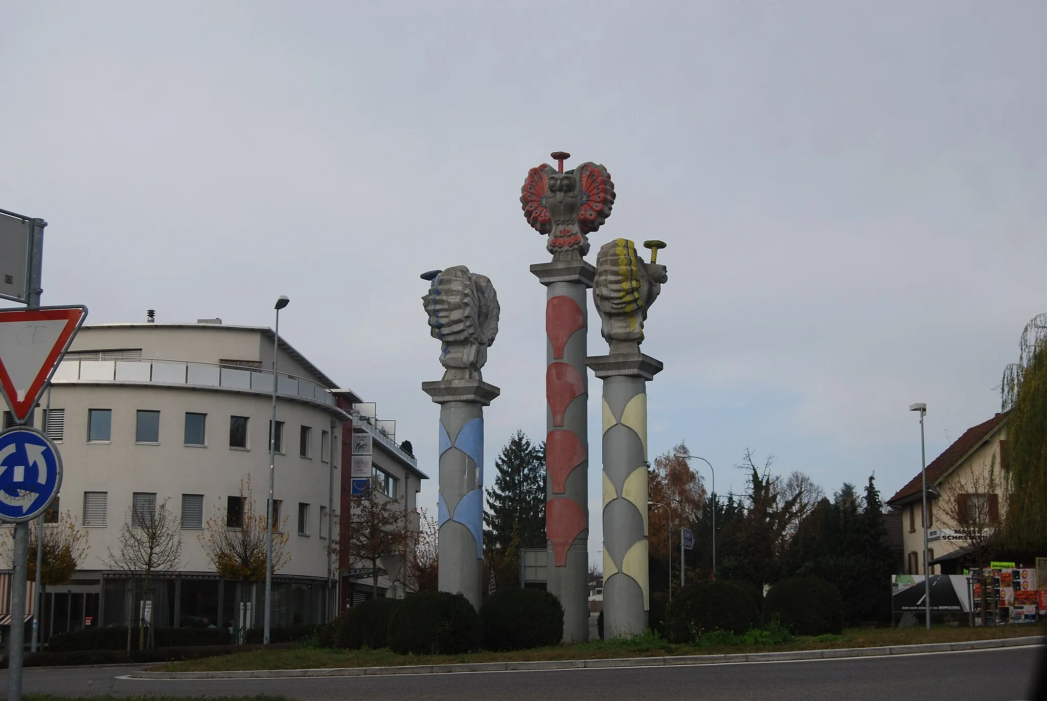 Photo showing: Widen, sculptures in roundabout, canton of Aargau, Switzerland