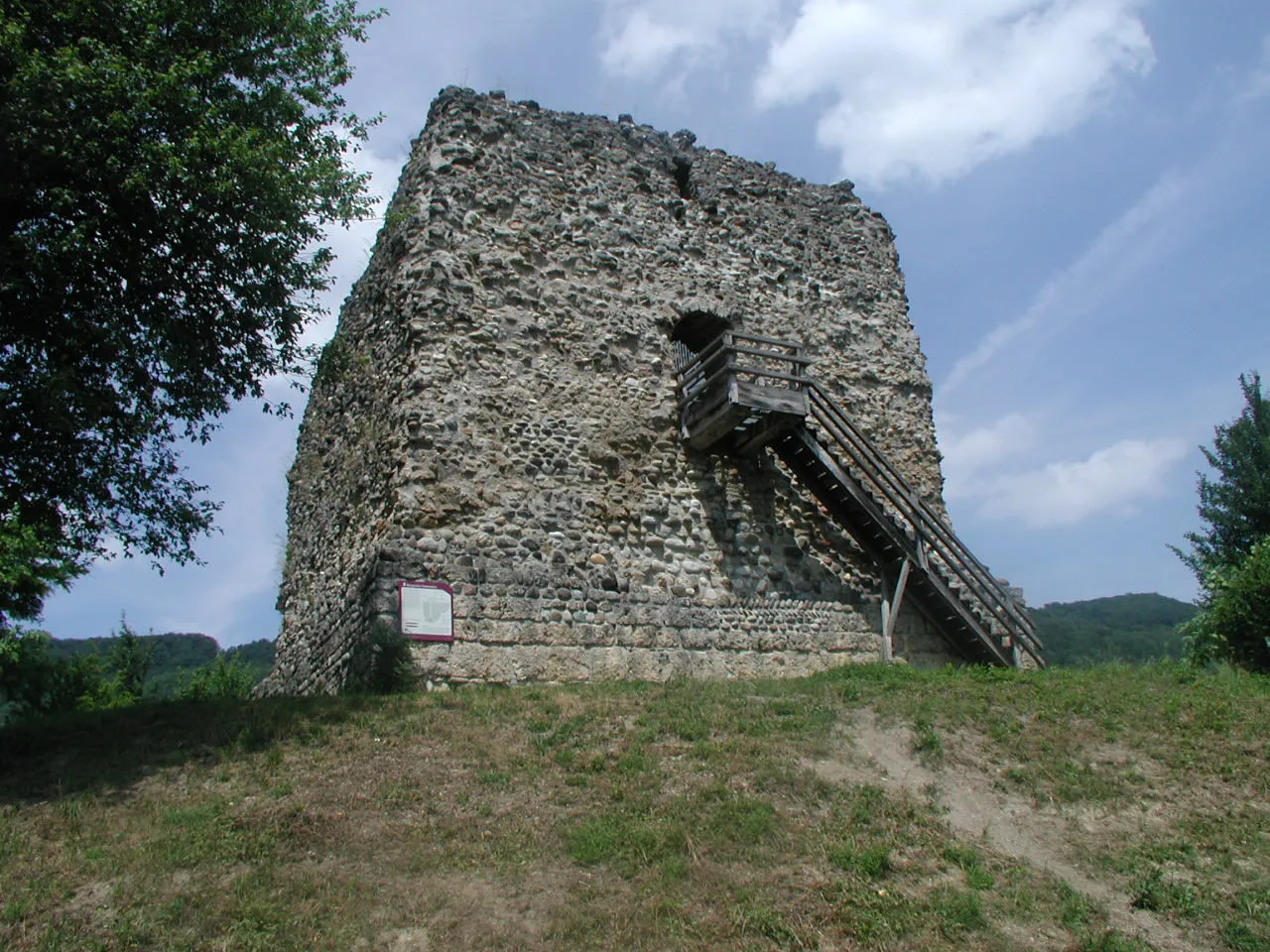 Photo showing: Burgruine Freienstein ist eine Burgruine in der Gemeinde Freienstein-Teufen im Schweizer Kanton Zürich.