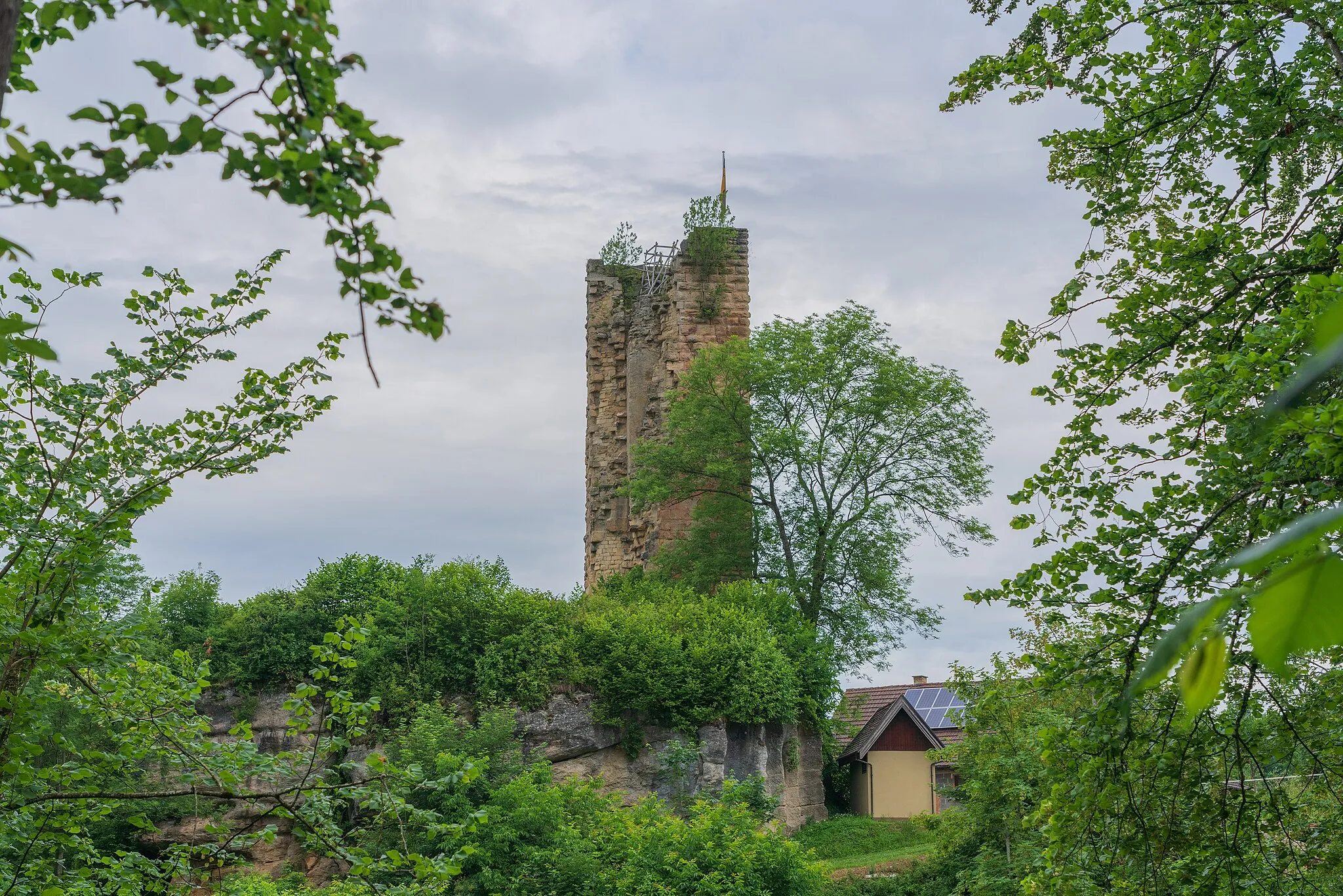 Photo showing: Bergfried