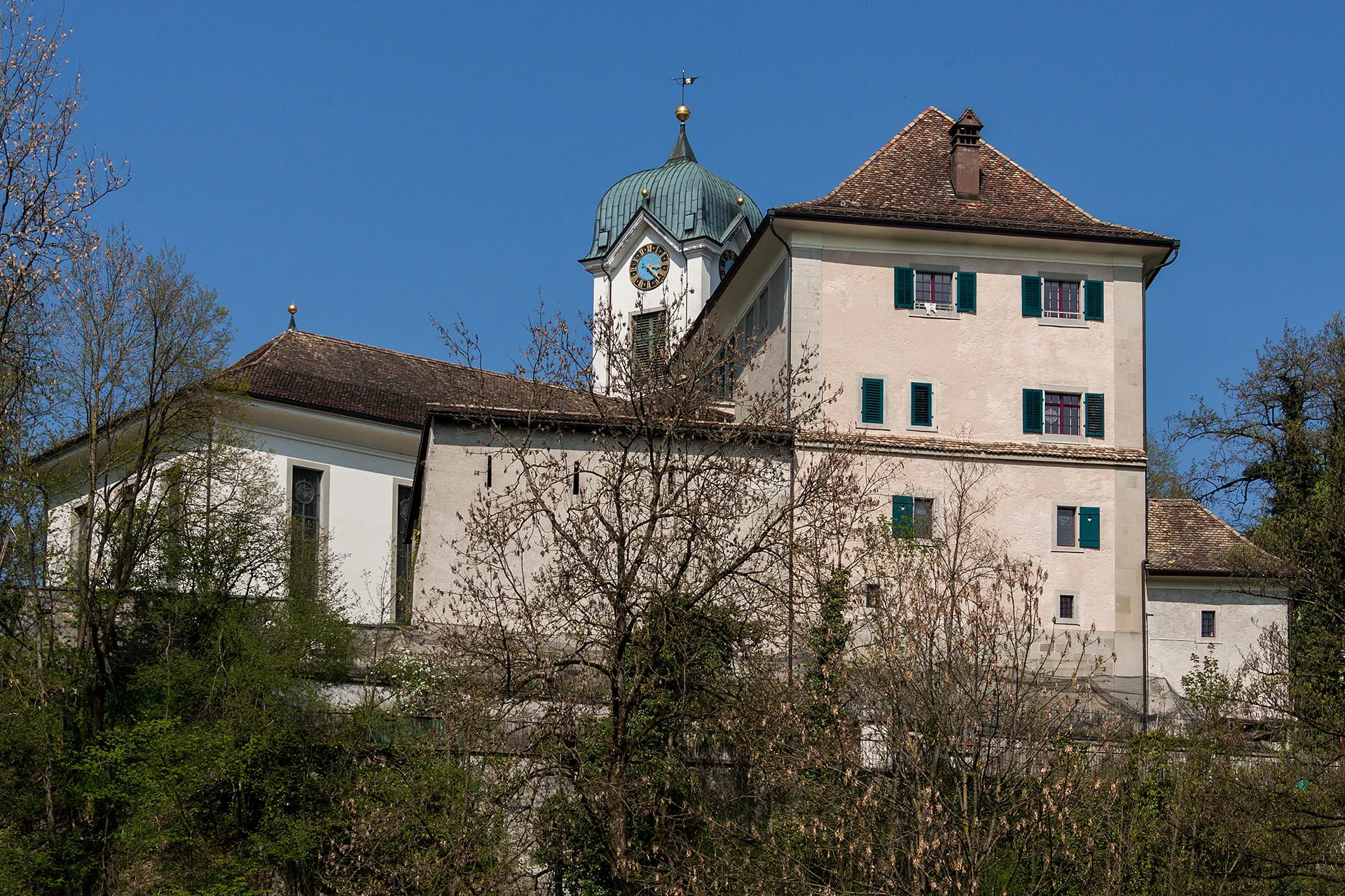 Photo showing: Schloss und Kirche in Grüningen (ZH)