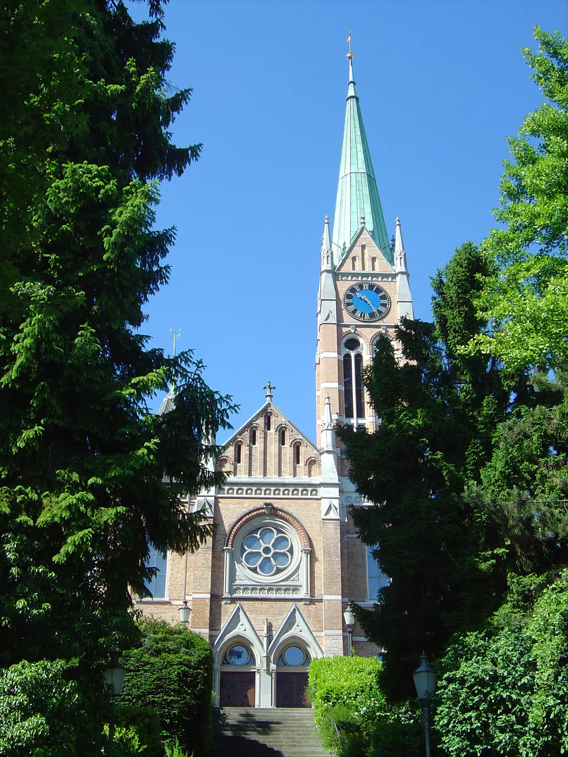 Photo showing: ref. Kirche Bühl in Zürich-Wiedikon, erbaut nach Plänen Paul Rebers, eingeweiht am 29. November 1896