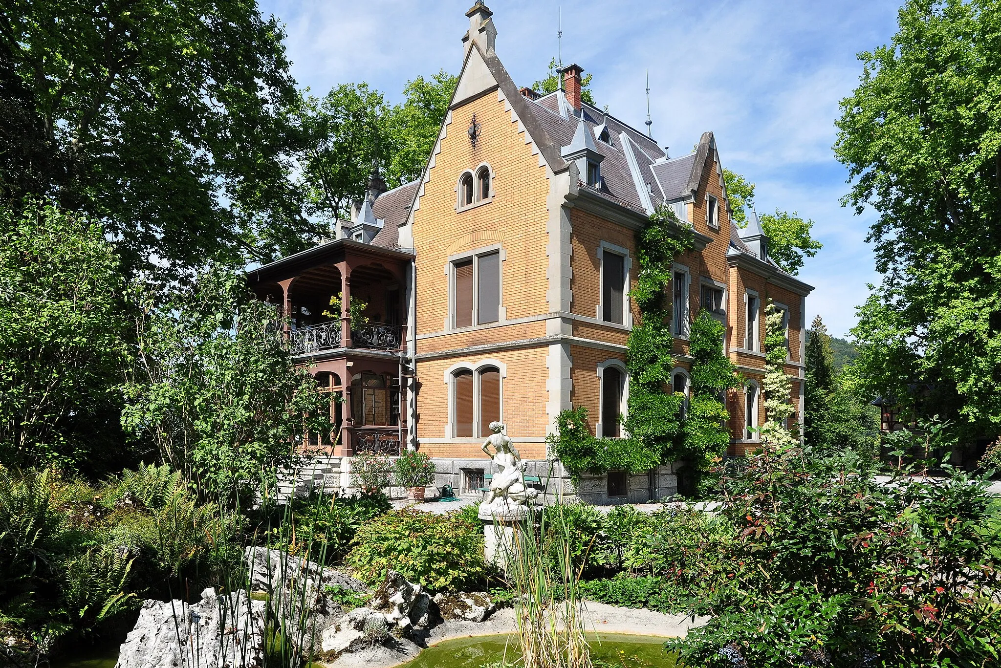Photo showing: Villa Schlosshalde, Dorfstrasse 14 in Pfungen (Switzerland)