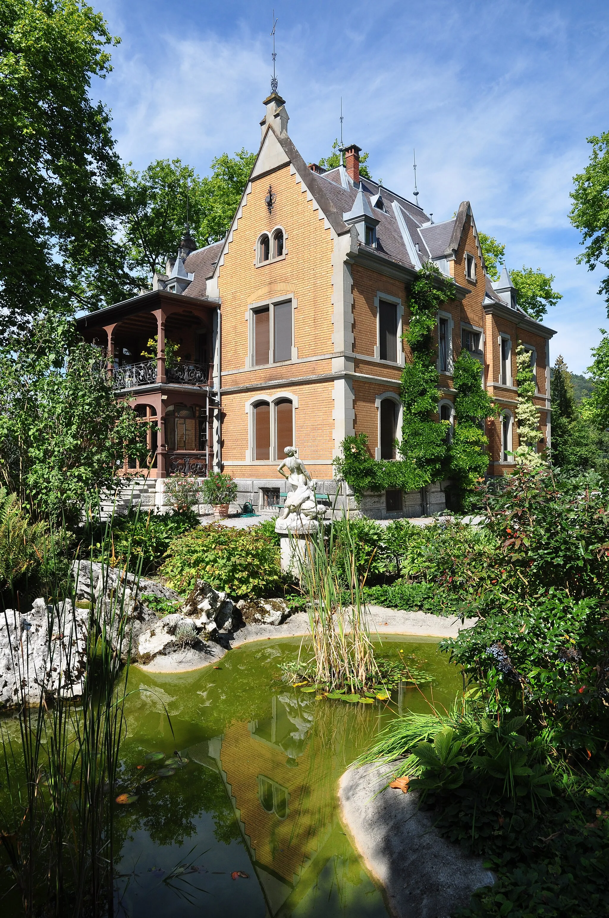 Photo showing: Villa Schlosshalde, Dorfstrasse 14 in Pfungen (Switzerland)