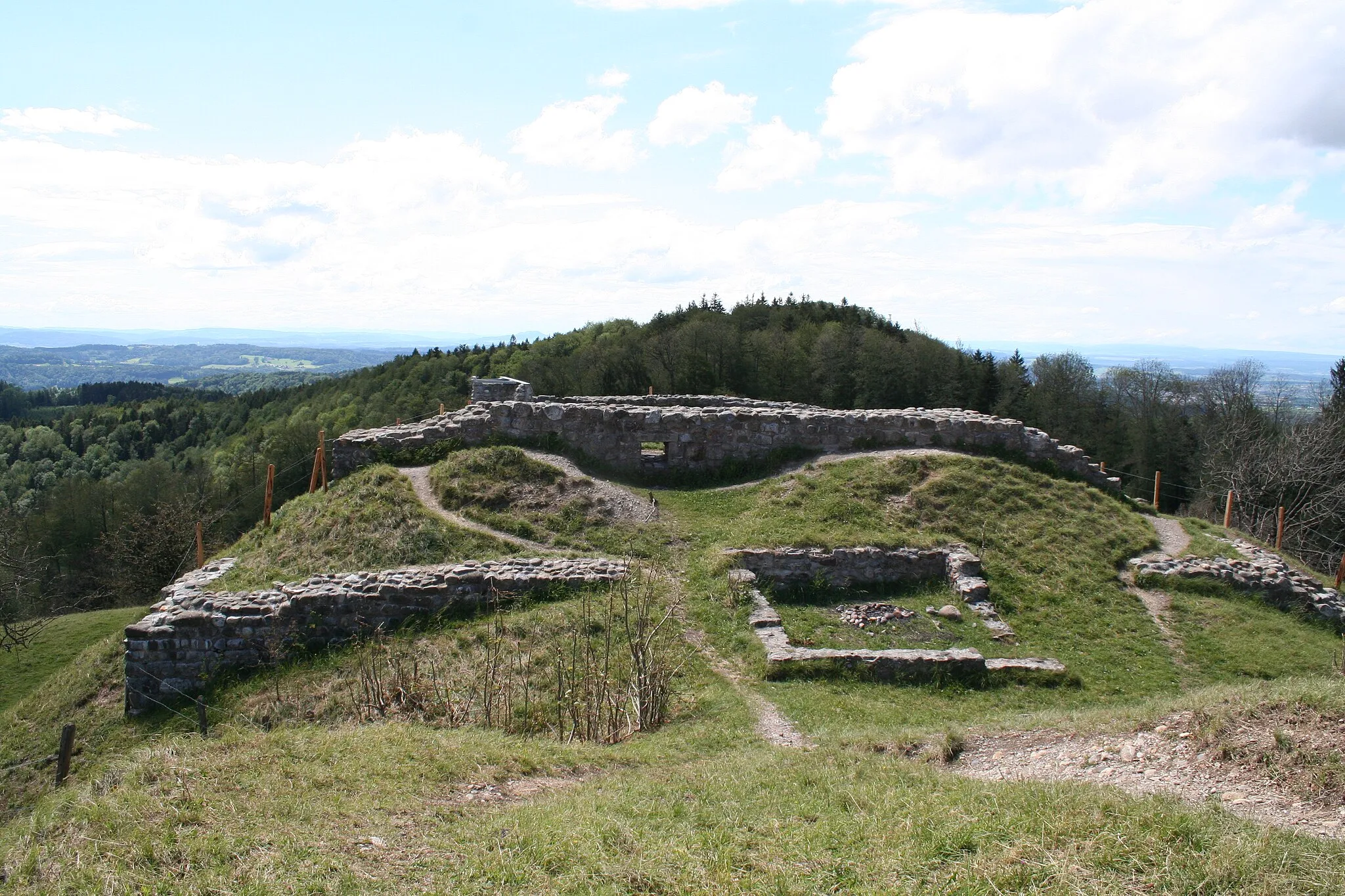 Photo showing: de:Ruine Schauenberg, Blick nach Westen