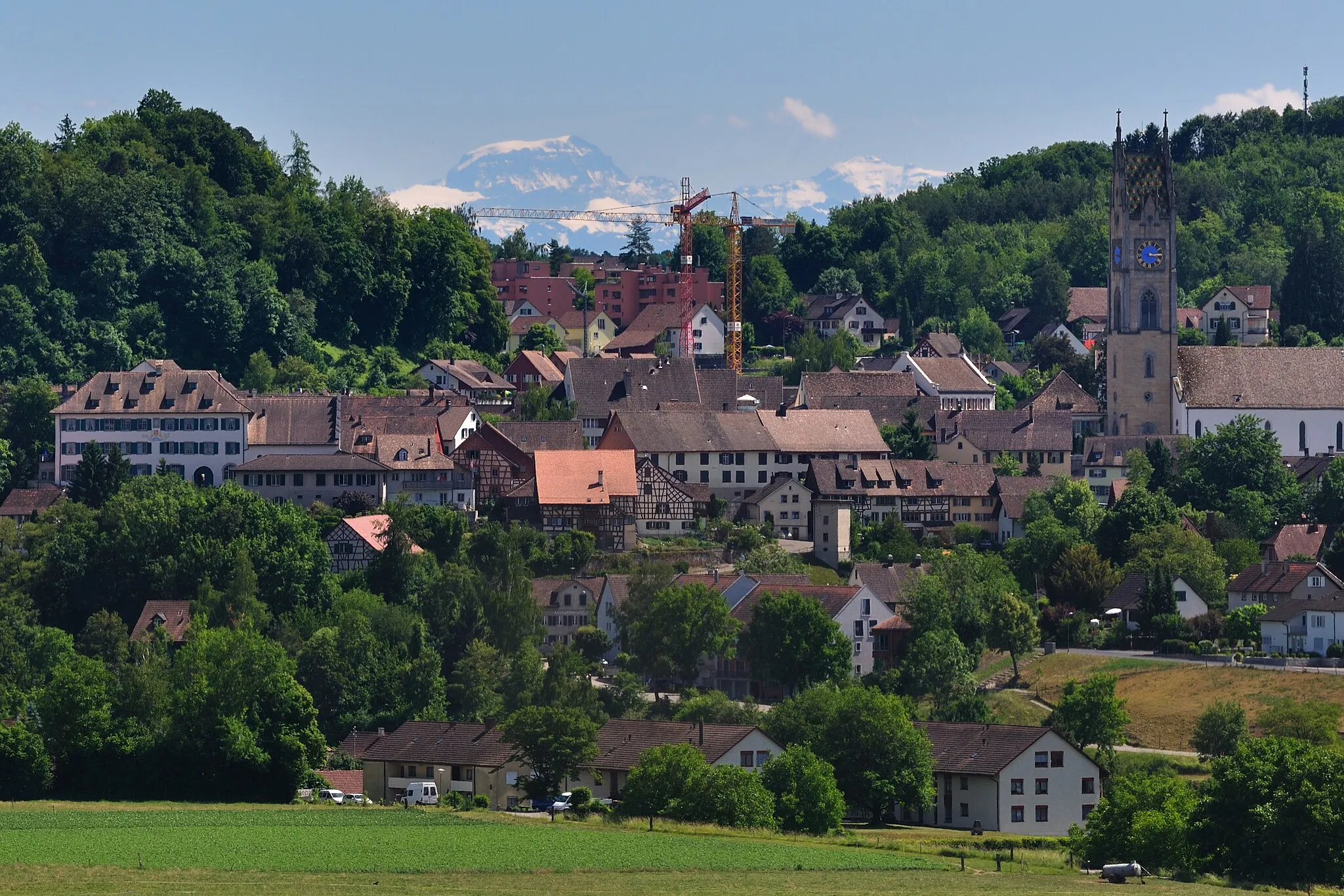 Photo showing: Switzerland, Canton of Zürich, did you know that Andelfingen is so close to the Swiss Alps?