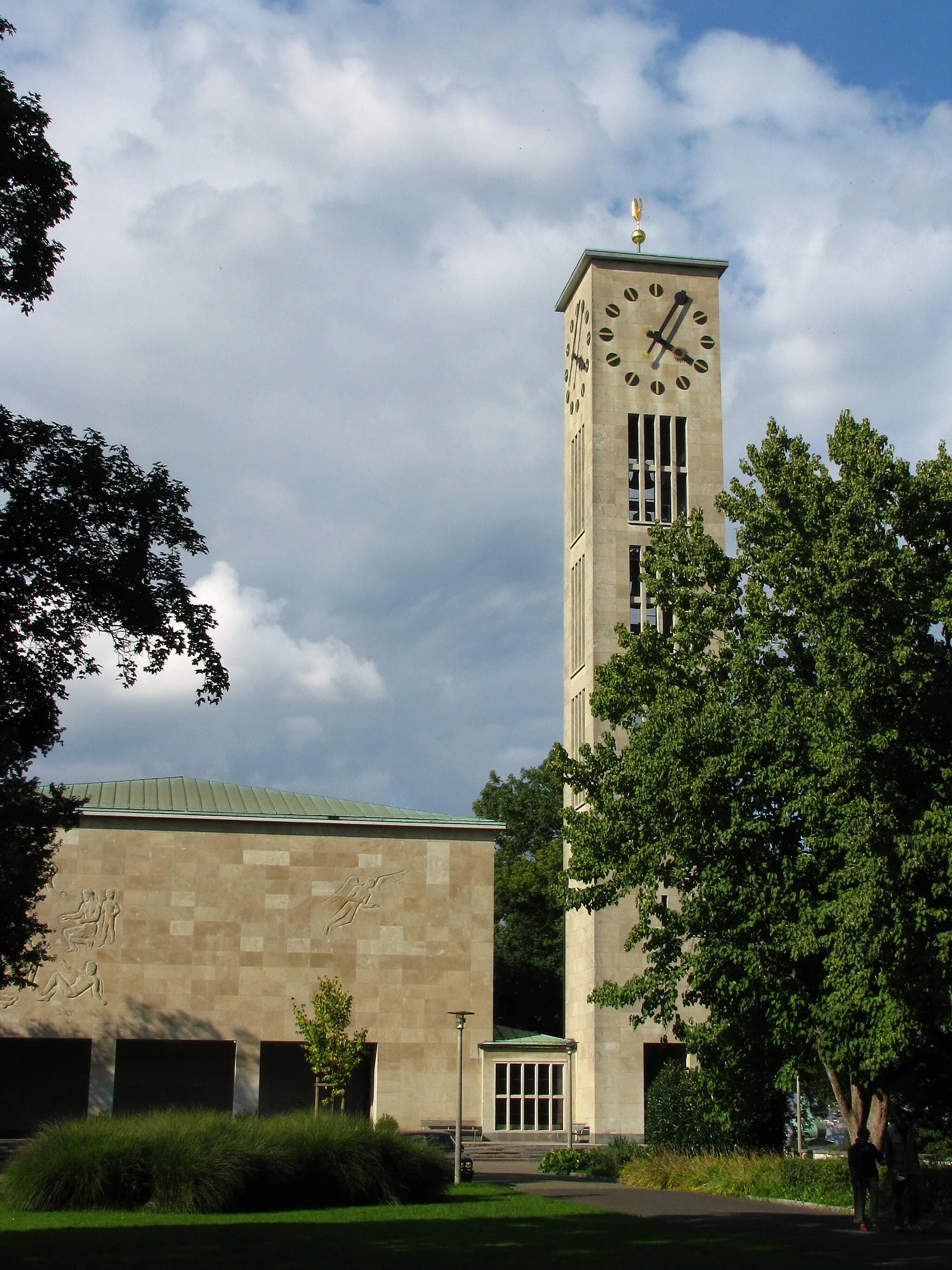 Photo showing: Zürich-Wollishofen : Neue Kirche (new church), seen from the southeast.