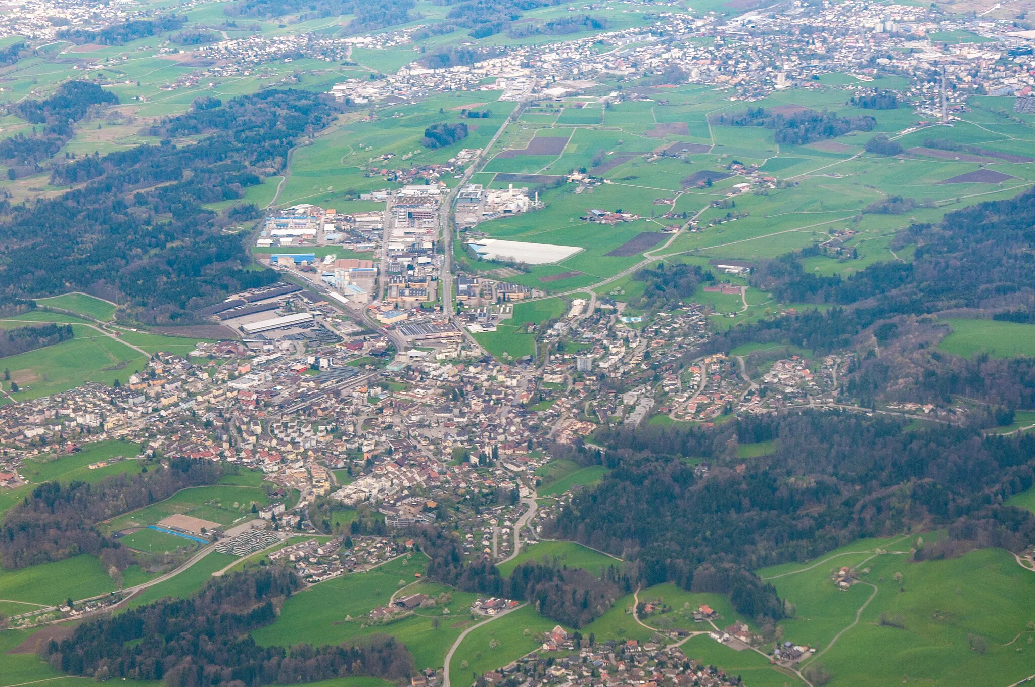 Photo showing: Aerial view of Hinwil