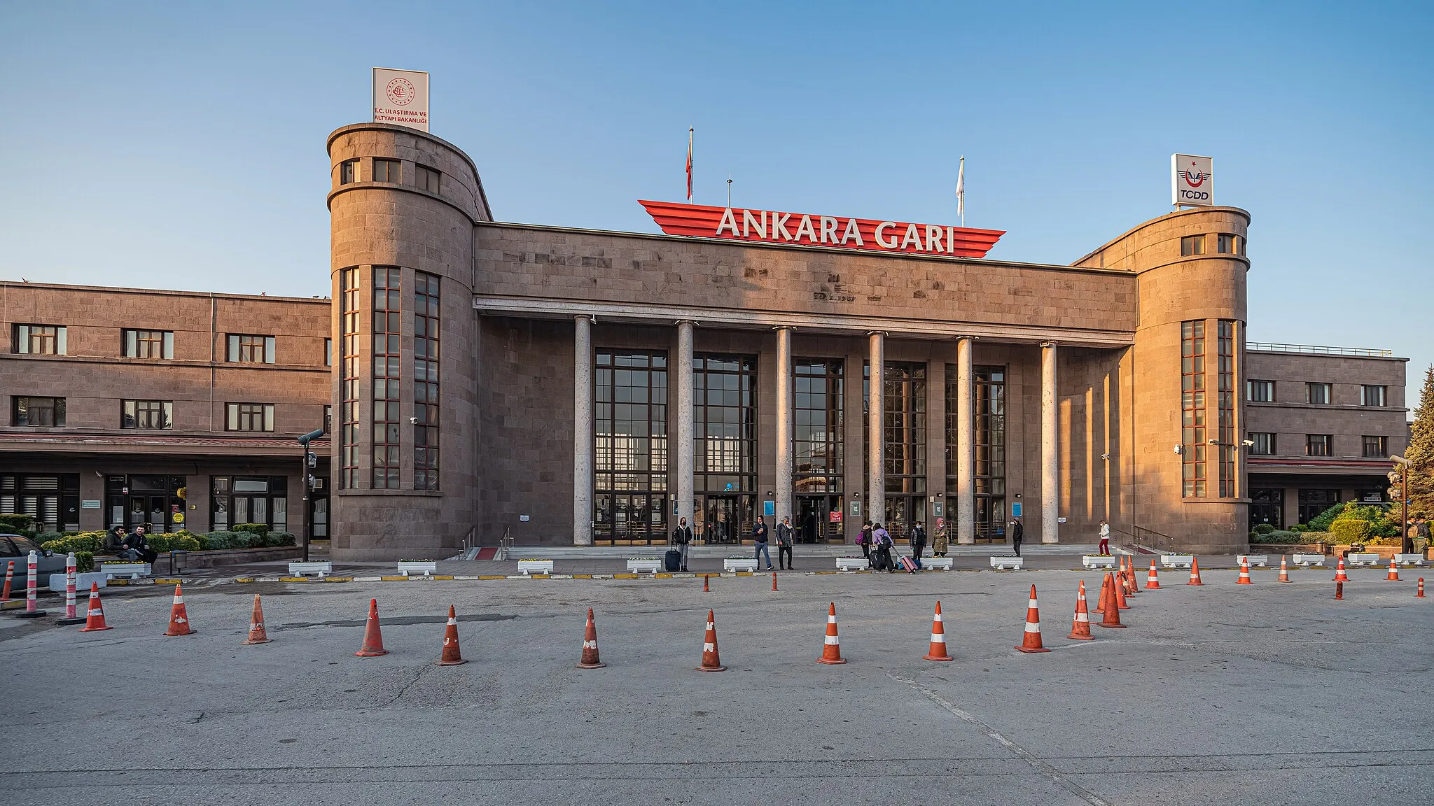 Photo showing: Main railway station in Ankara, Turkey