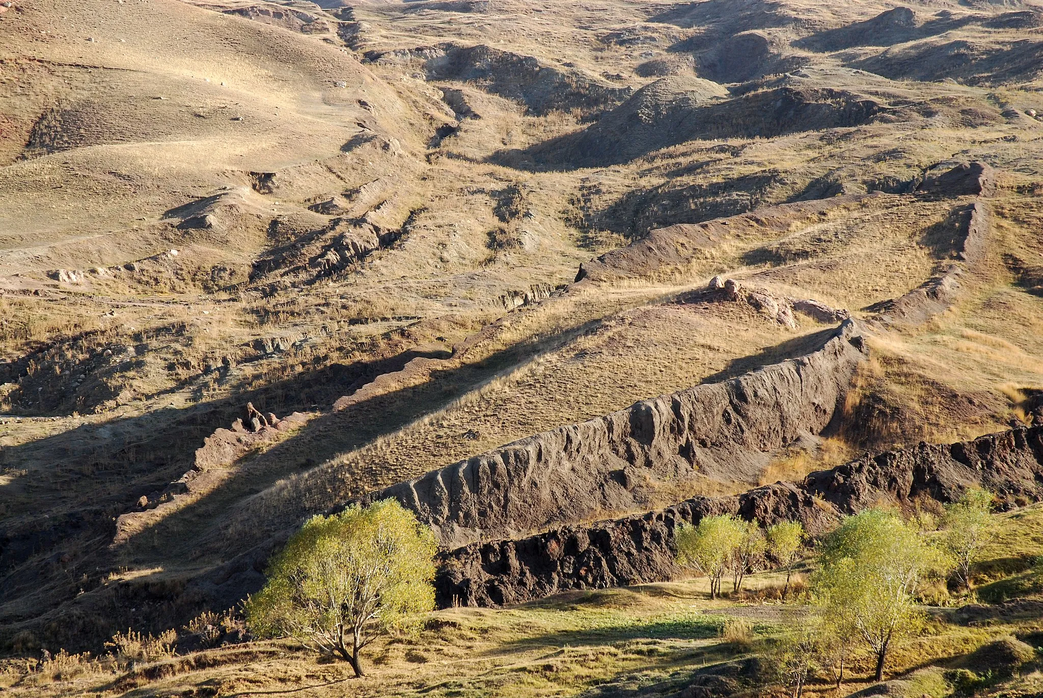 Photo showing: A place called Durupınar - a ridge in the shape of a hull called after the Turkish Air Force Captain İlhan Durupınar, who identified this unit for the first time in an aerial photograph in the territorial mapping project for NATO in 1959, Doğubeyazıt District, Ağrı Province, Turkey