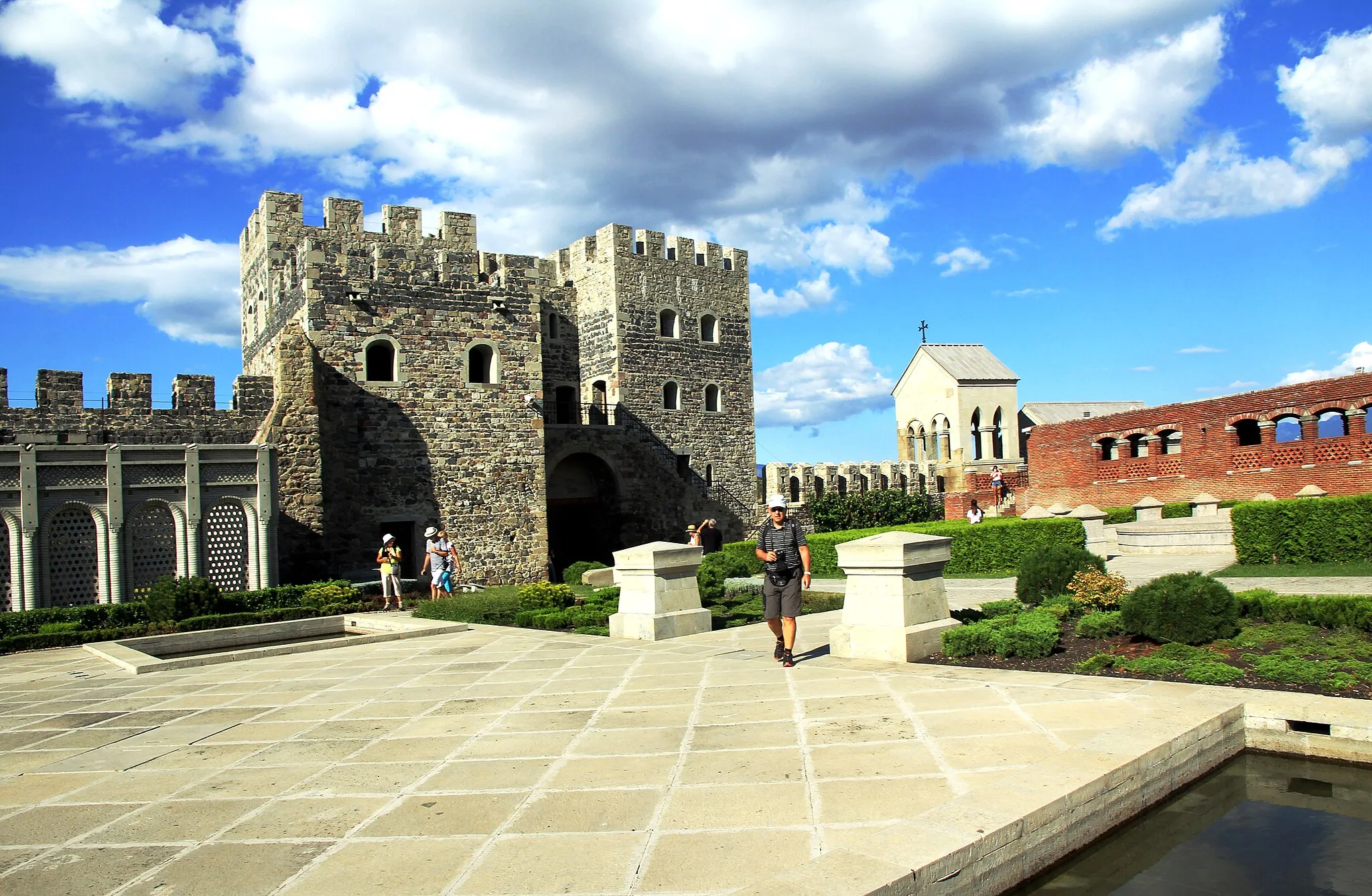 Photo showing: Interior of the fortress Rabati Castle with Saint George Church in central Georgia