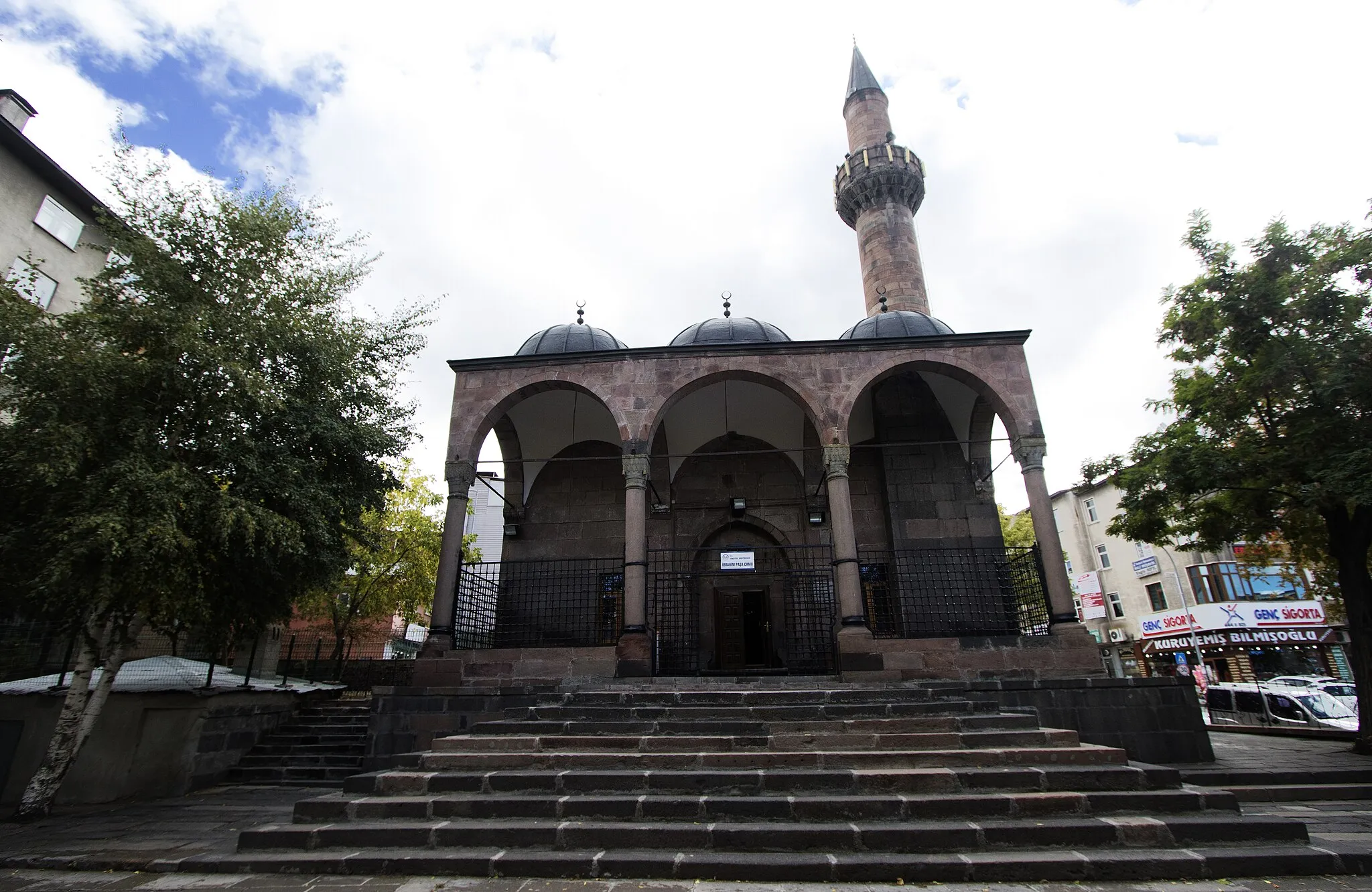 Photo showing: Ibrahim Paşa Mosque in Yakutiye, Erzurum, Turkey.