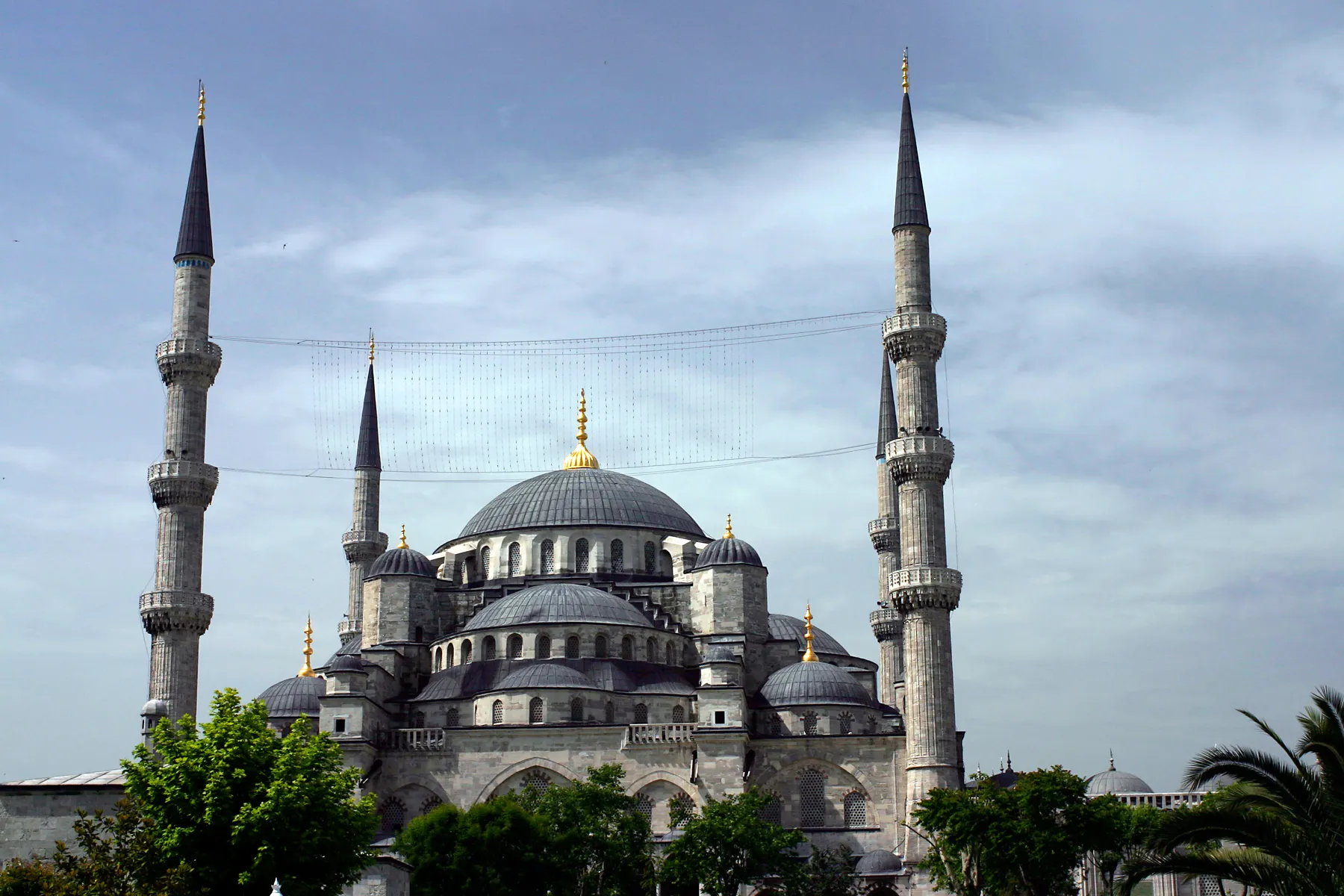 Photo showing: Exterior view of w:Sultan Ahmed Mosque.