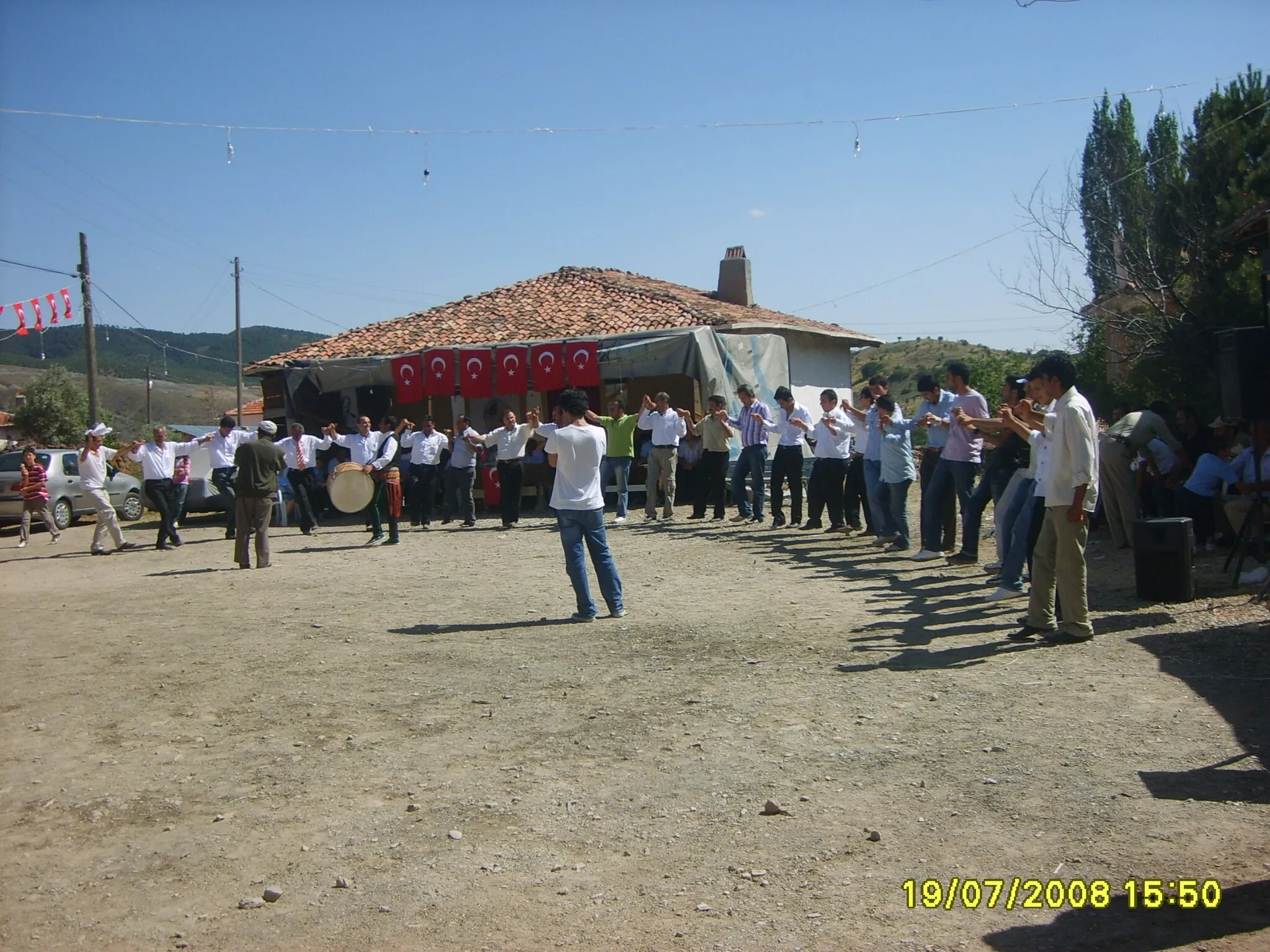 Photo showing: KESECİK KÖYÜ GELENEKSEL ŞENLİKLERİ