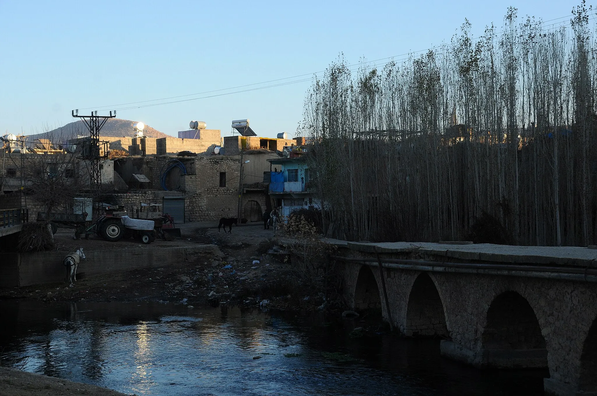 Photo showing: Başkavak, Savur district, Mardin Province