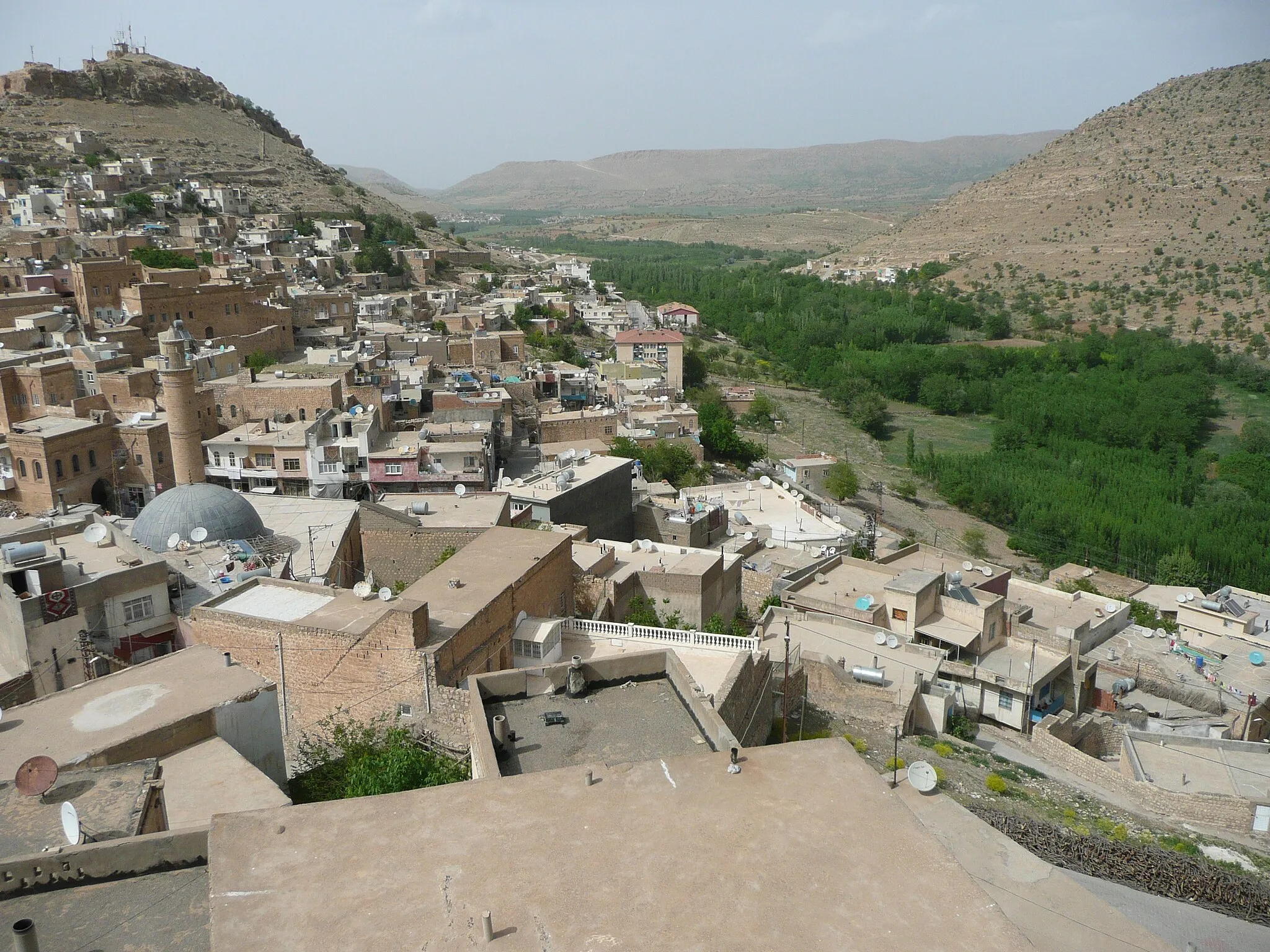 Photo showing: Photographs from Savur, Mardin, Turkey

Camera location 37° 32′ 09.5″ N, 40° 53′ 19.7″ E View this and other nearby images on: OpenStreetMap 37.535972;   40.888806