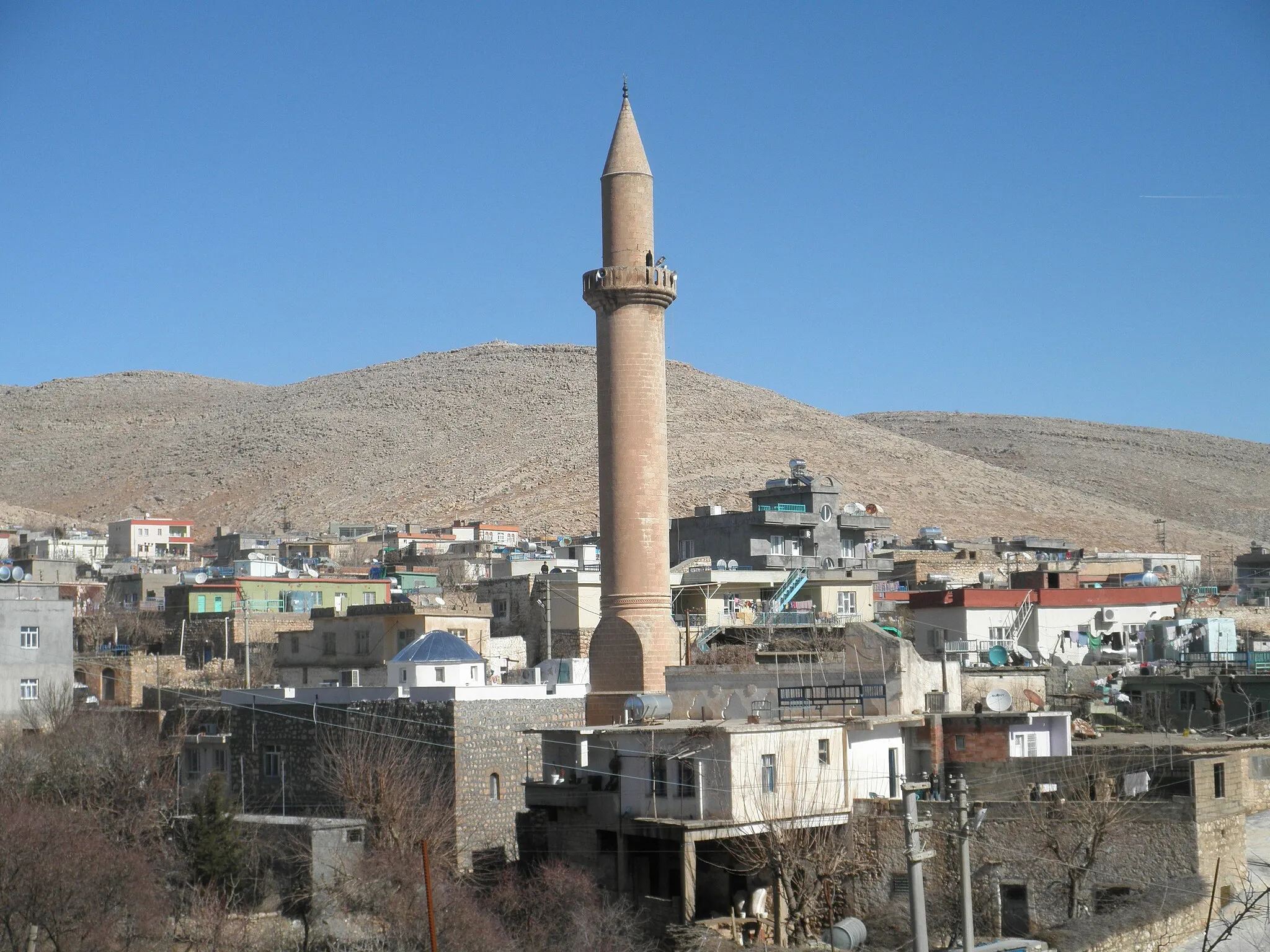 Photo showing: Kurdish town, Kerboran.