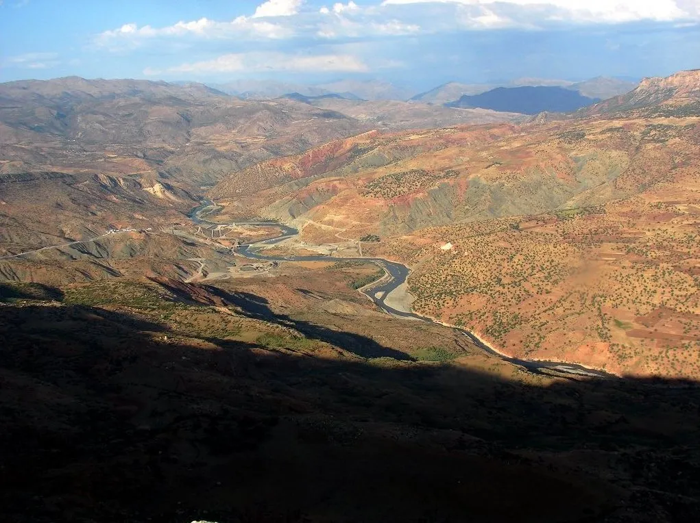 Photo showing: Valley of the Botan, near Aydınlar (Tillo) district of Siirt Province, Turkey