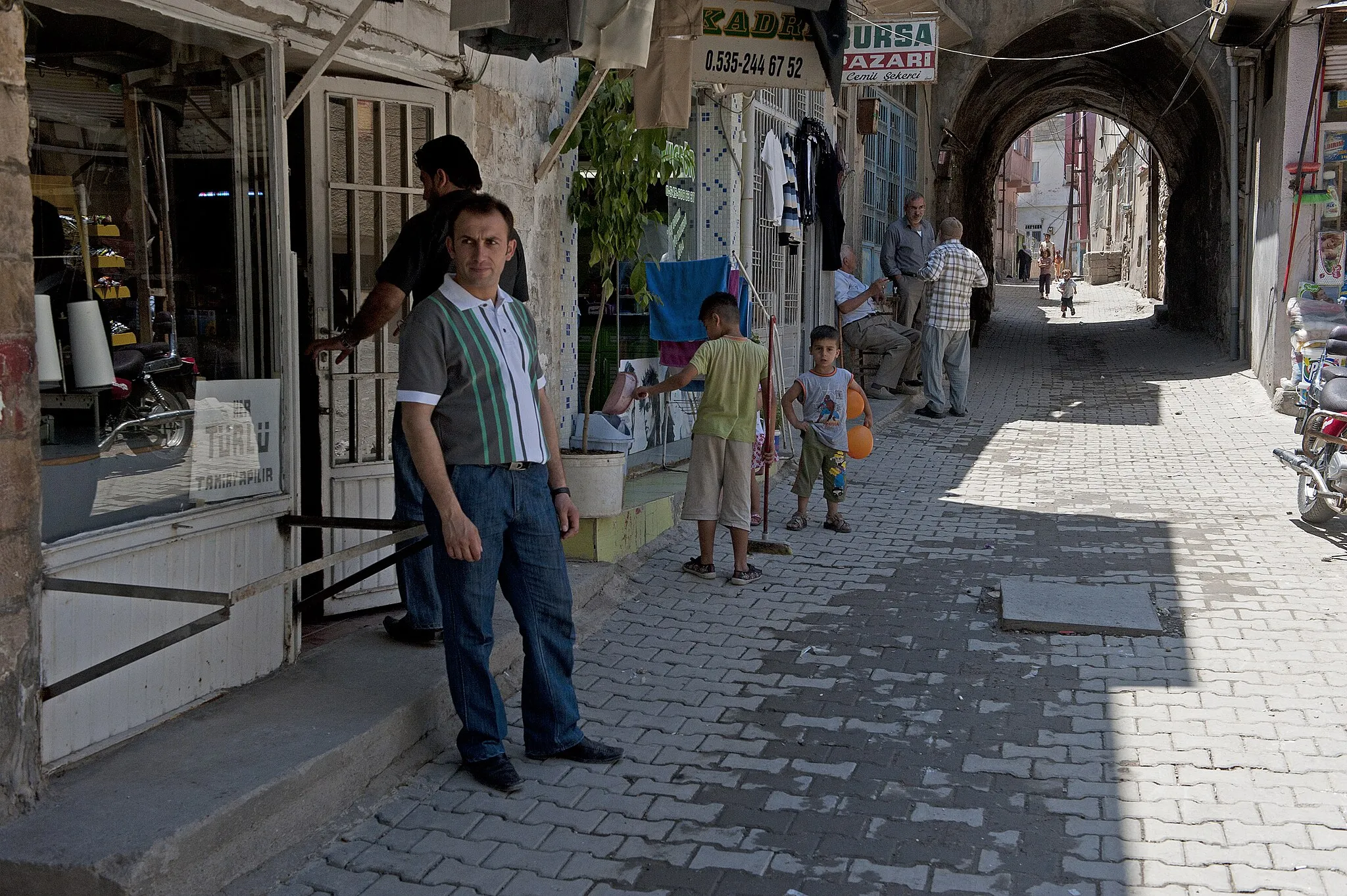 Photo showing: Like many other towns Siirt develops, and becoming modern creates new shopping palaces. But it still had what usually is called "çarşı", the markets and bazaar area. Maybe some pictures are outside what a local would call so.