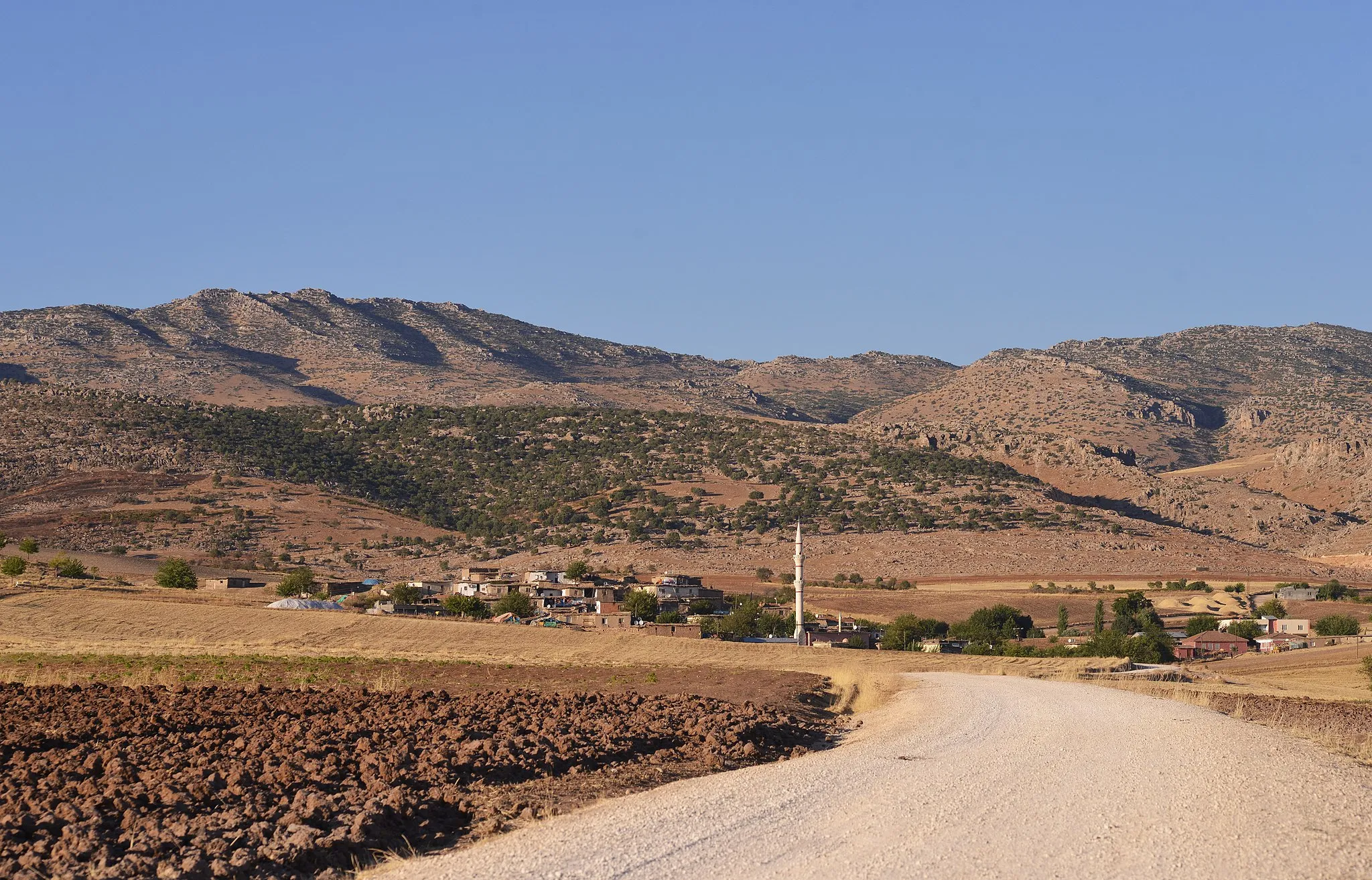 Photo showing: Gundekî Farqînê