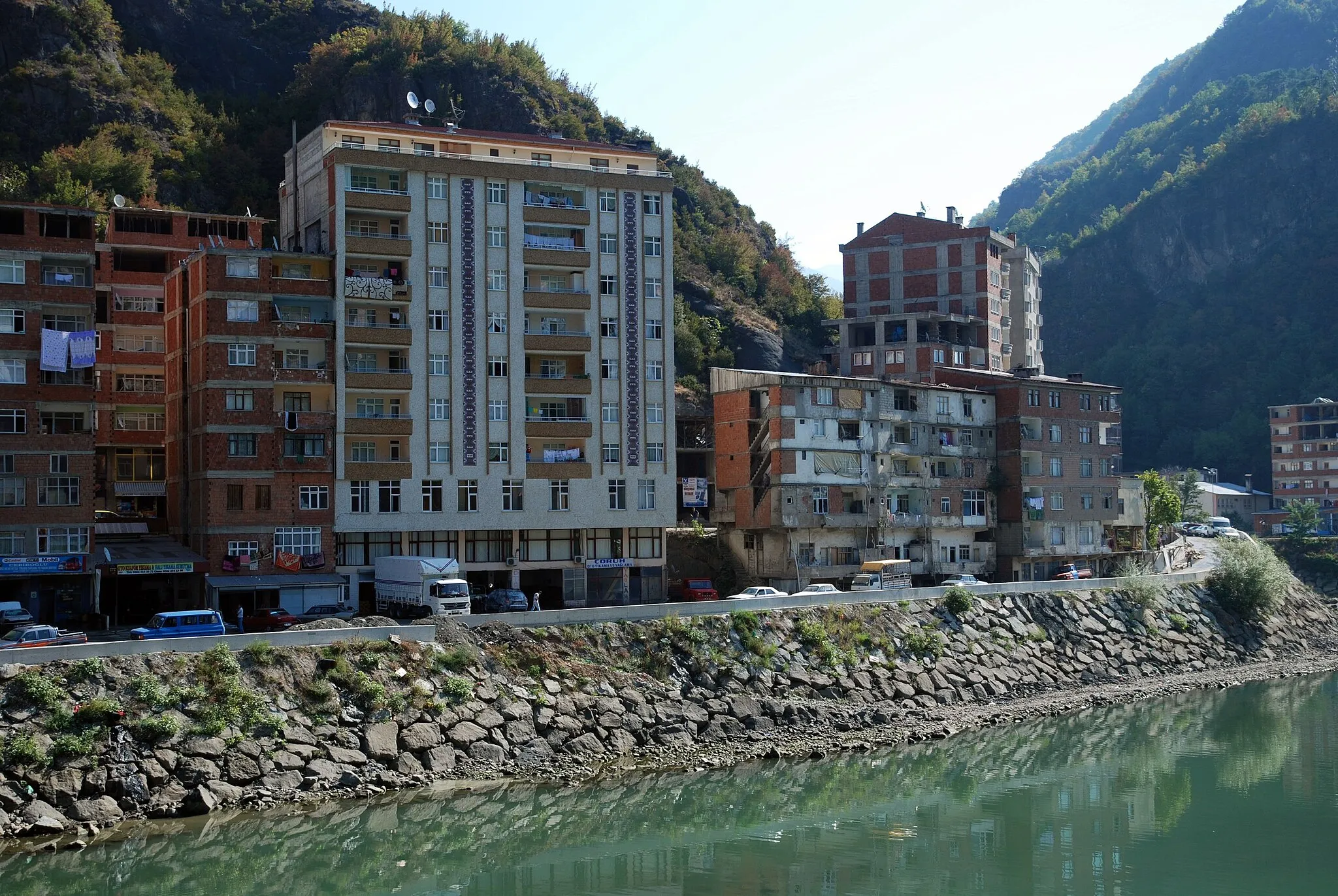 Photo showing: Borçka, Çoruh river