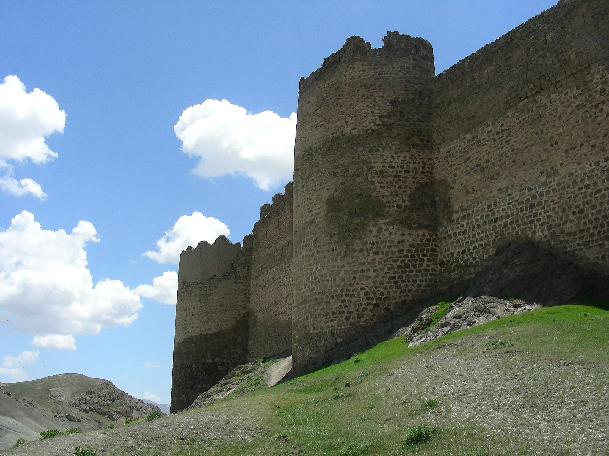 Photo showing: Güzelsu, Burg Hoşap (kurdisch, 17. Jhdt.)