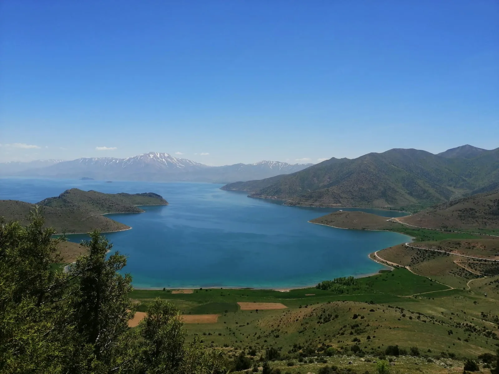 Photo showing: Van Altınsaç koyları