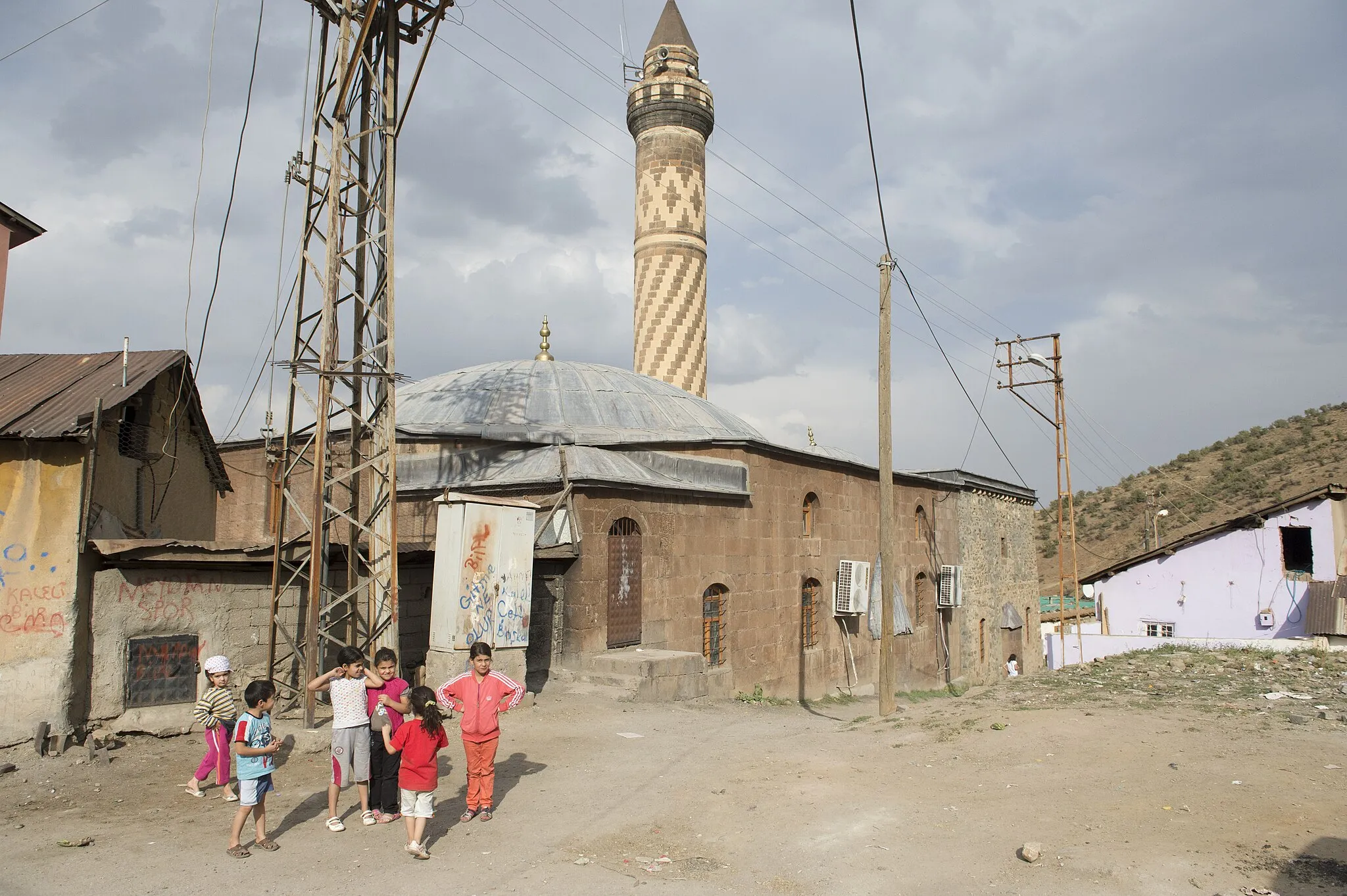 Photo showing: One of pictures of a mosque that is claimed to be a Selcuk (founded in 1318), the mosque has been rebuilt, its date is now mentioned to be 1902.